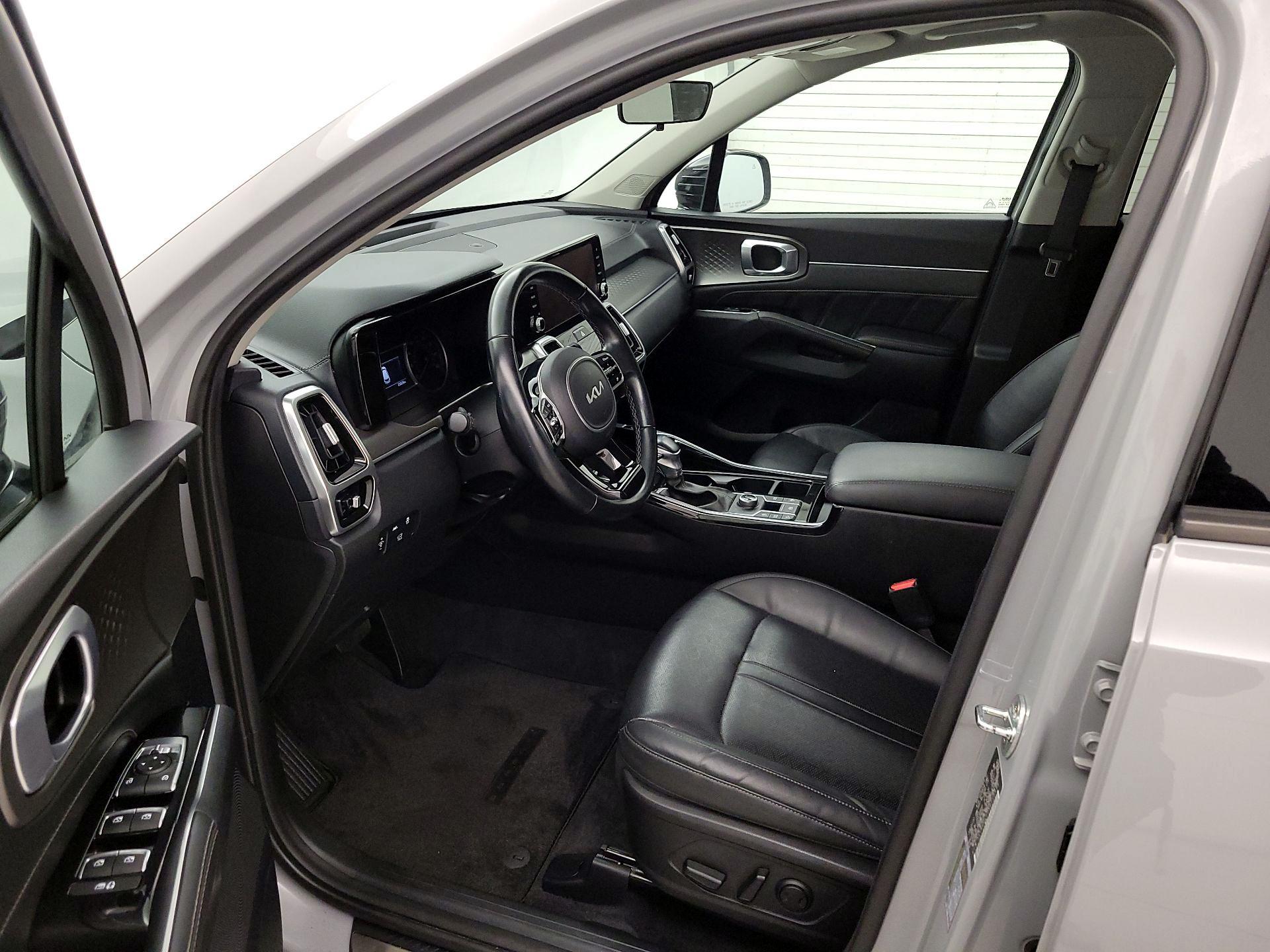 Thumbnail: 2022 Kia Sorento - 11
