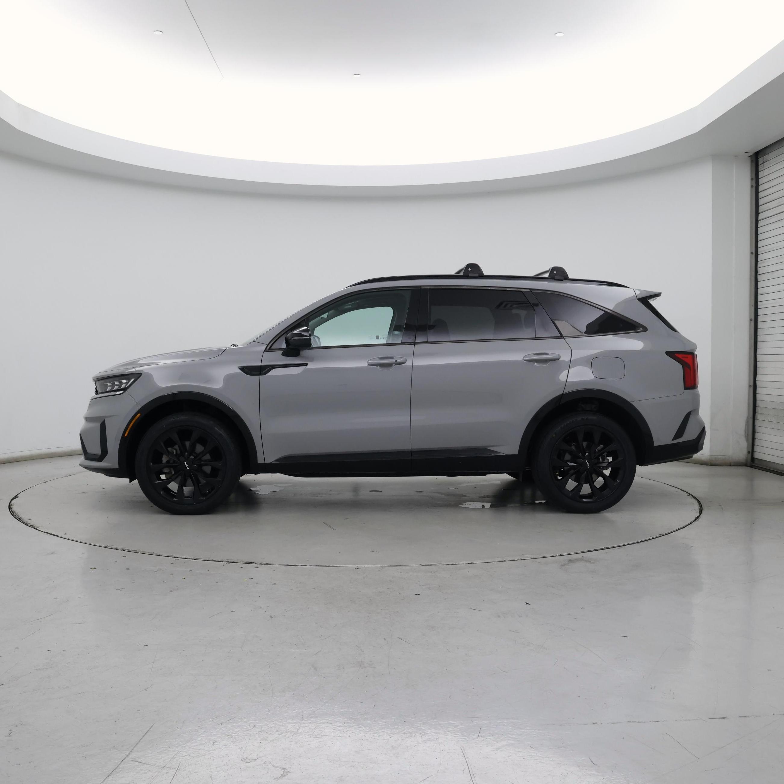Thumbnail: 2022 Kia Sorento - 3