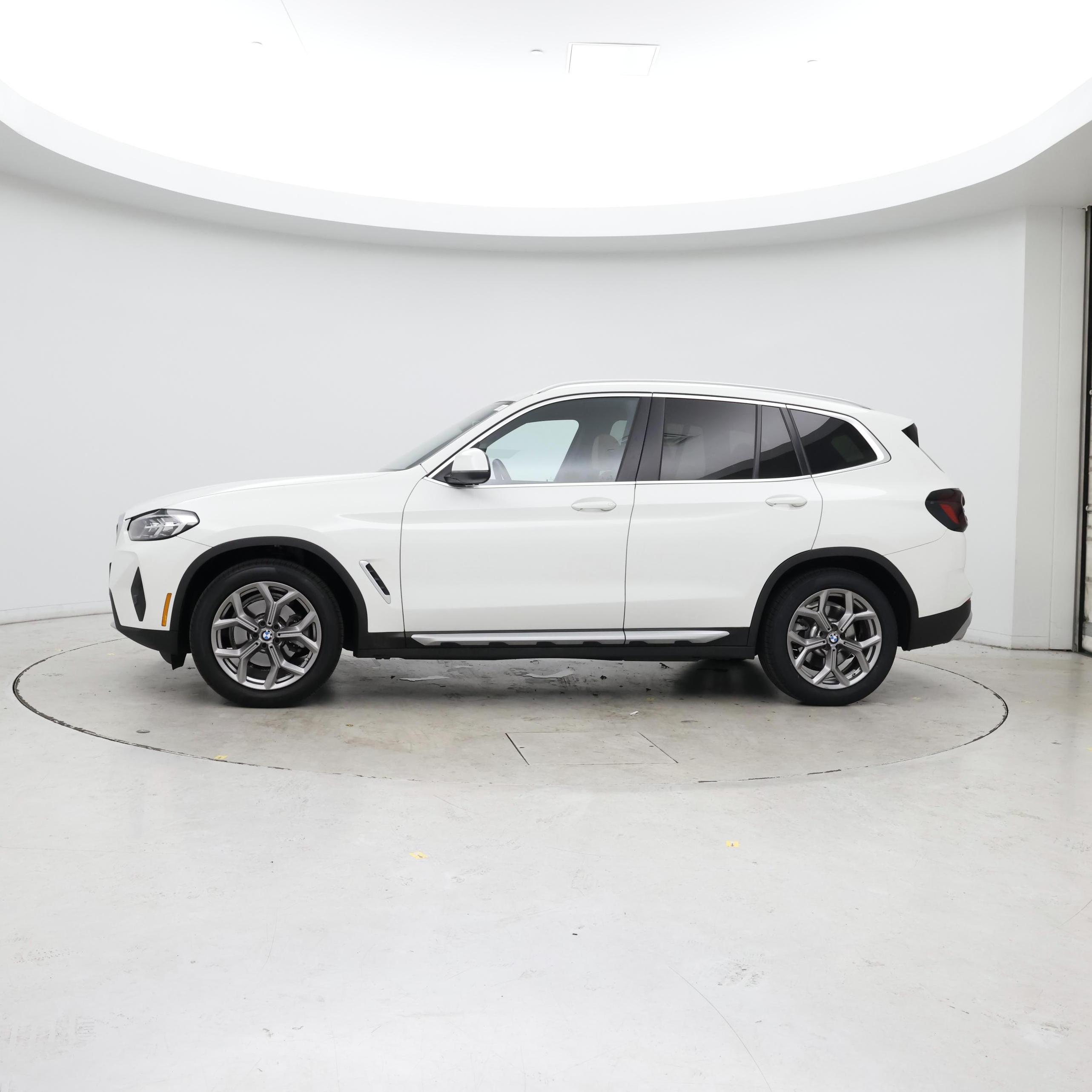 Thumbnail: 2022 BMW X3 - 3