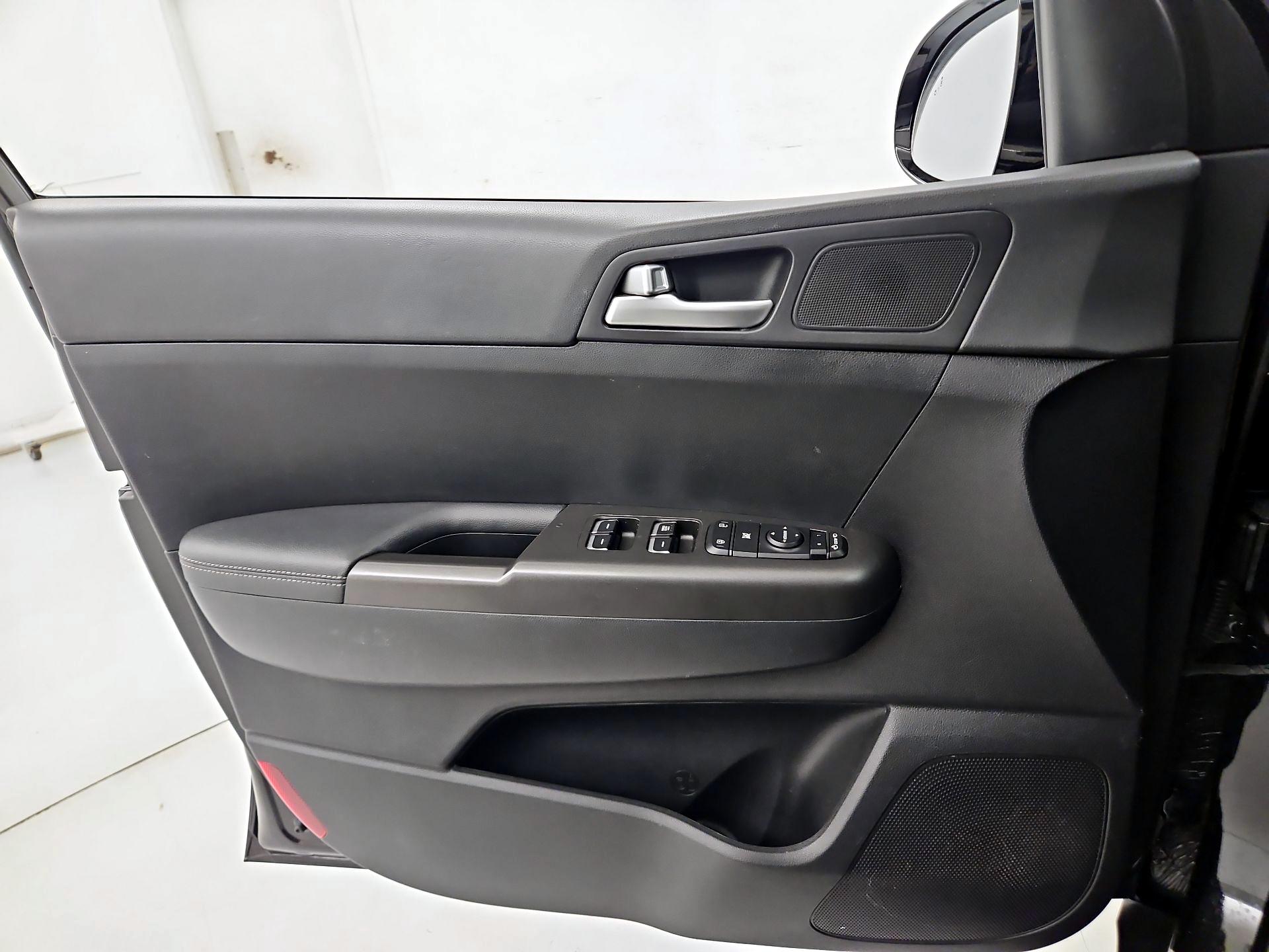 Thumbnail: 2022 Kia Sportage - 12