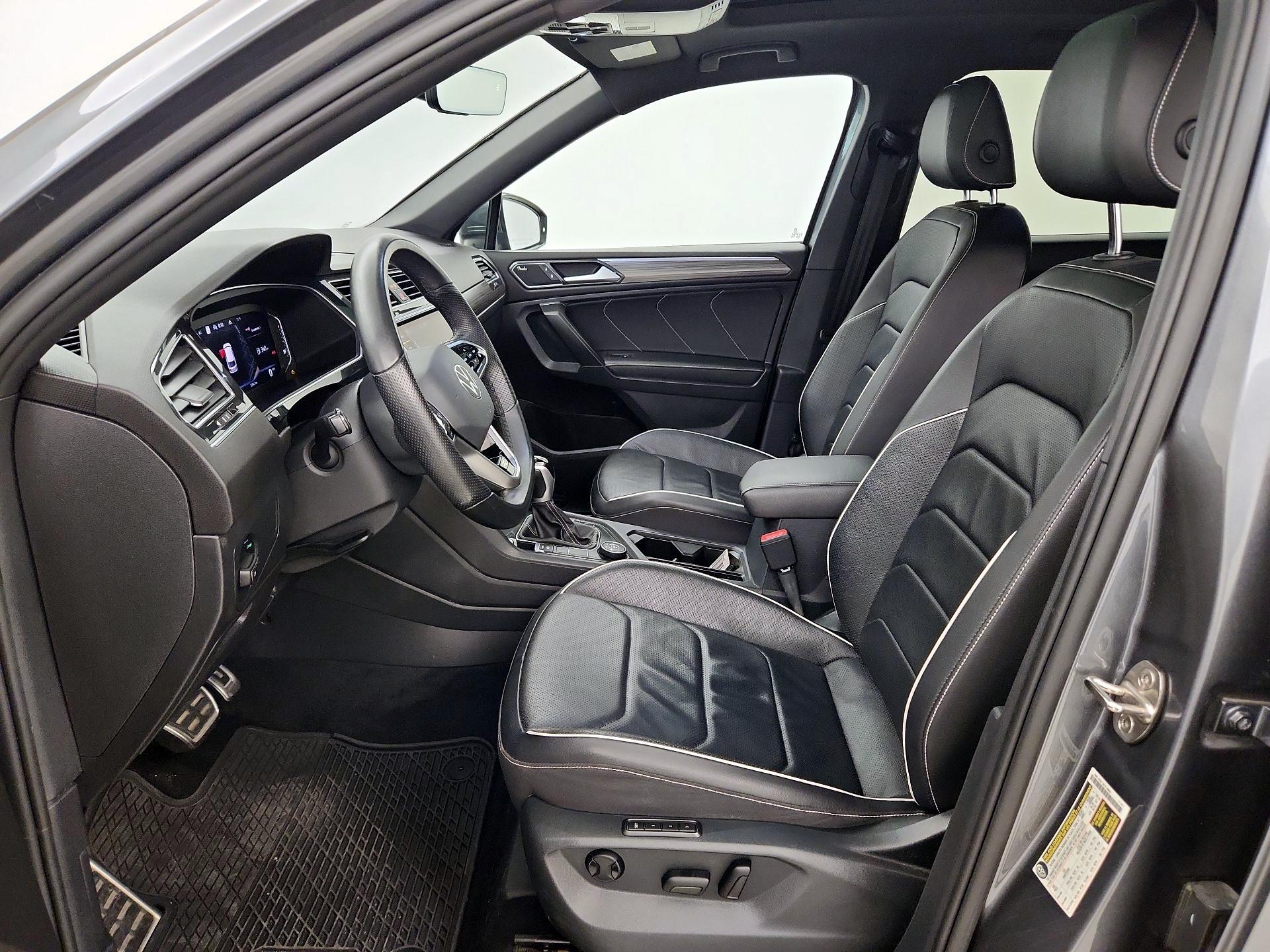 Thumbnail: 2022 Volkswagen Tiguan - 11