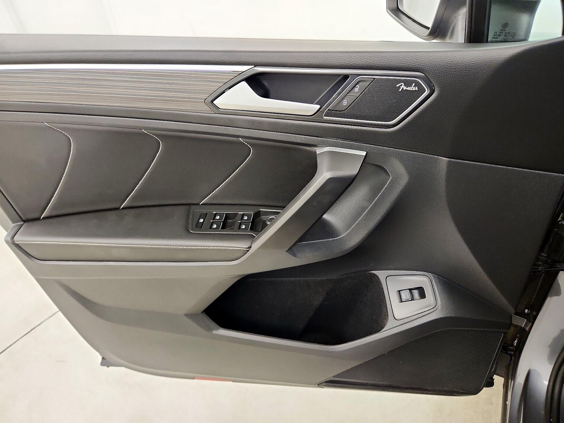 Thumbnail: 2022 Volkswagen Tiguan - 12