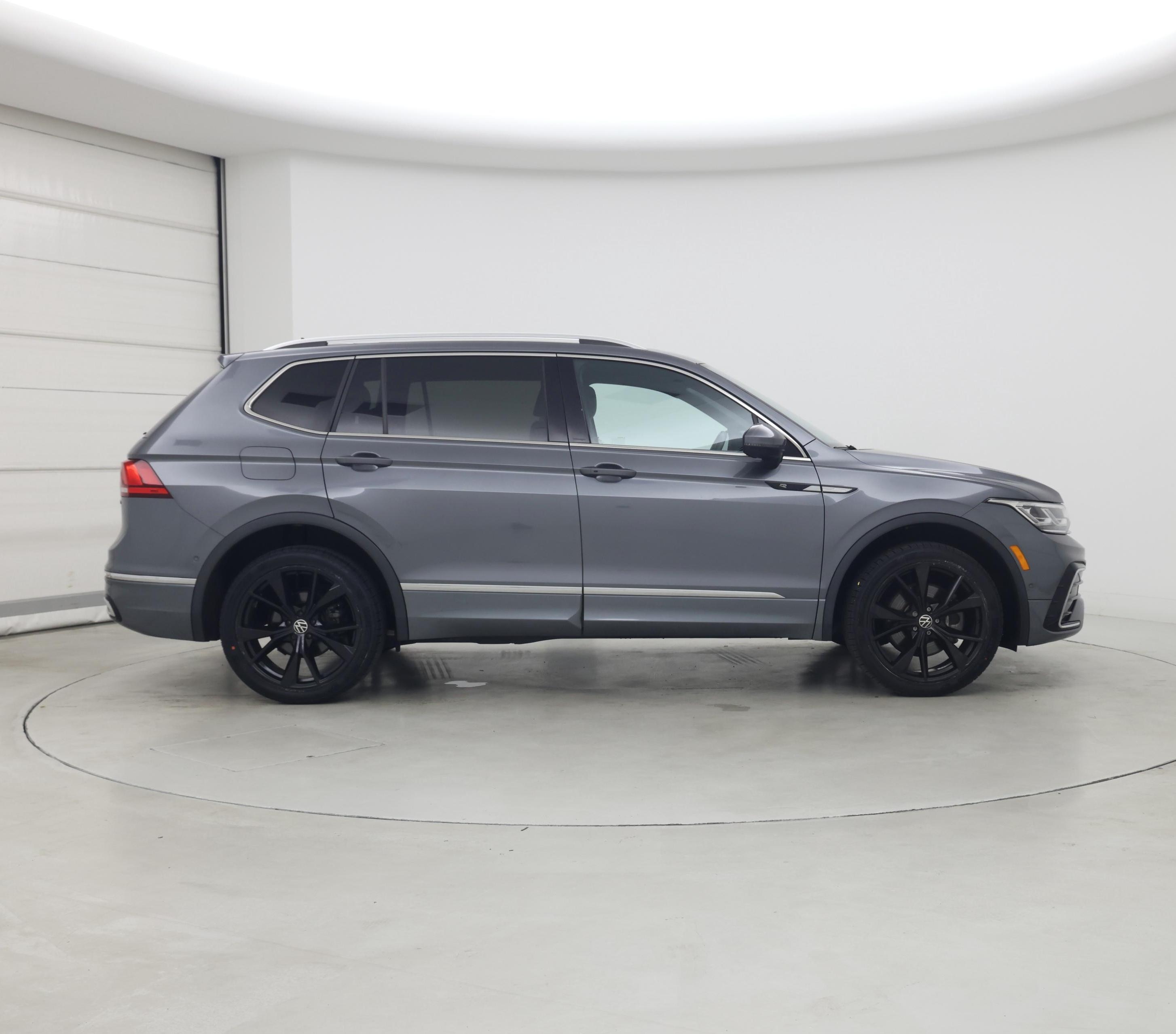 Thumbnail: 2022 Volkswagen Tiguan - 7