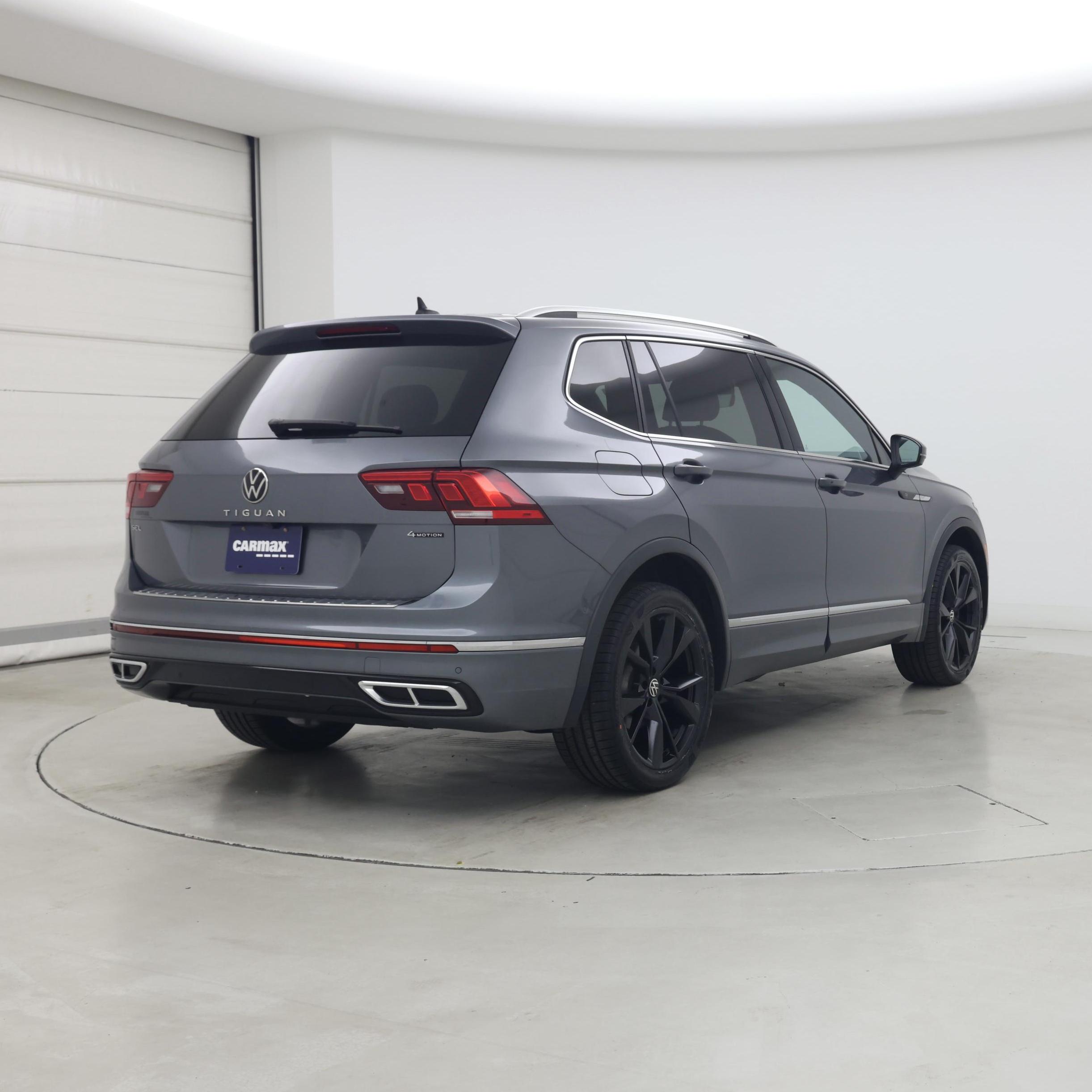 Thumbnail: 2022 Volkswagen Tiguan - 8