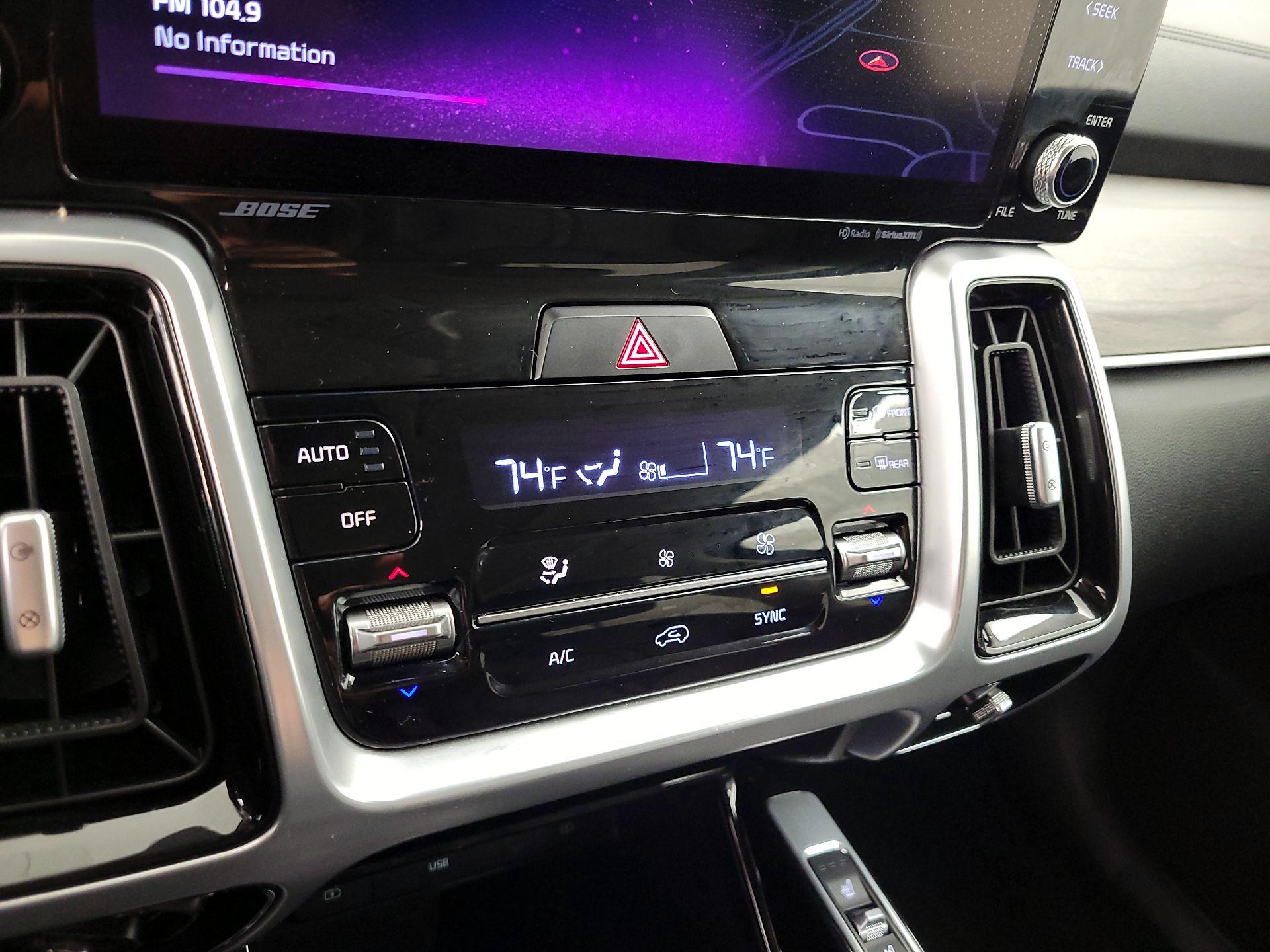 Thumbnail: 2022 Kia Sorento - 17