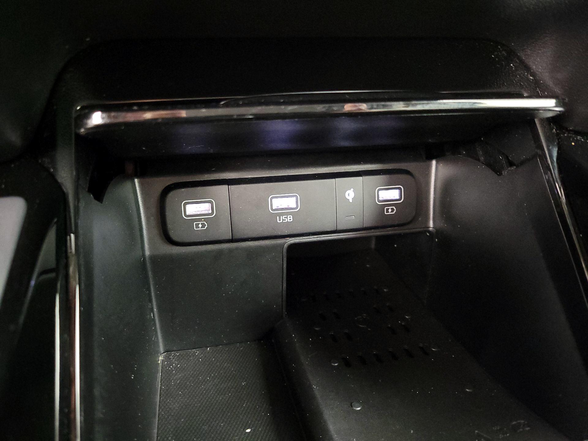 Thumbnail: 2022 Kia Sorento - 19