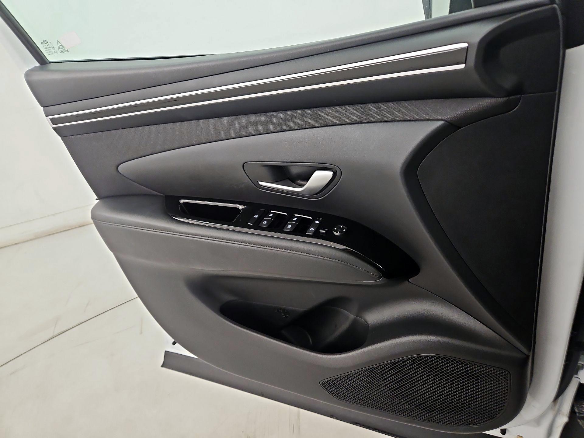 Thumbnail: 2022 Hyundai Tucson - 12