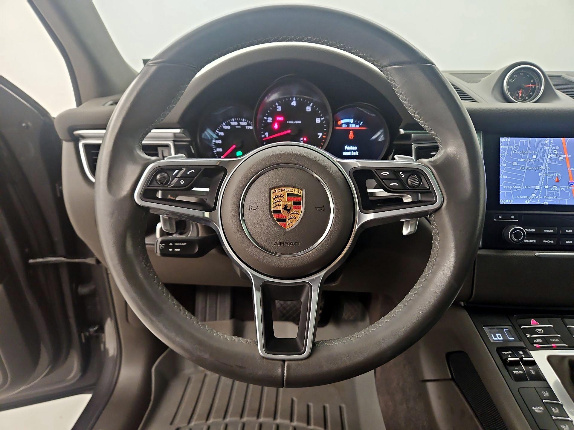 Thumbnail: 2018 Porsche Macan - 10