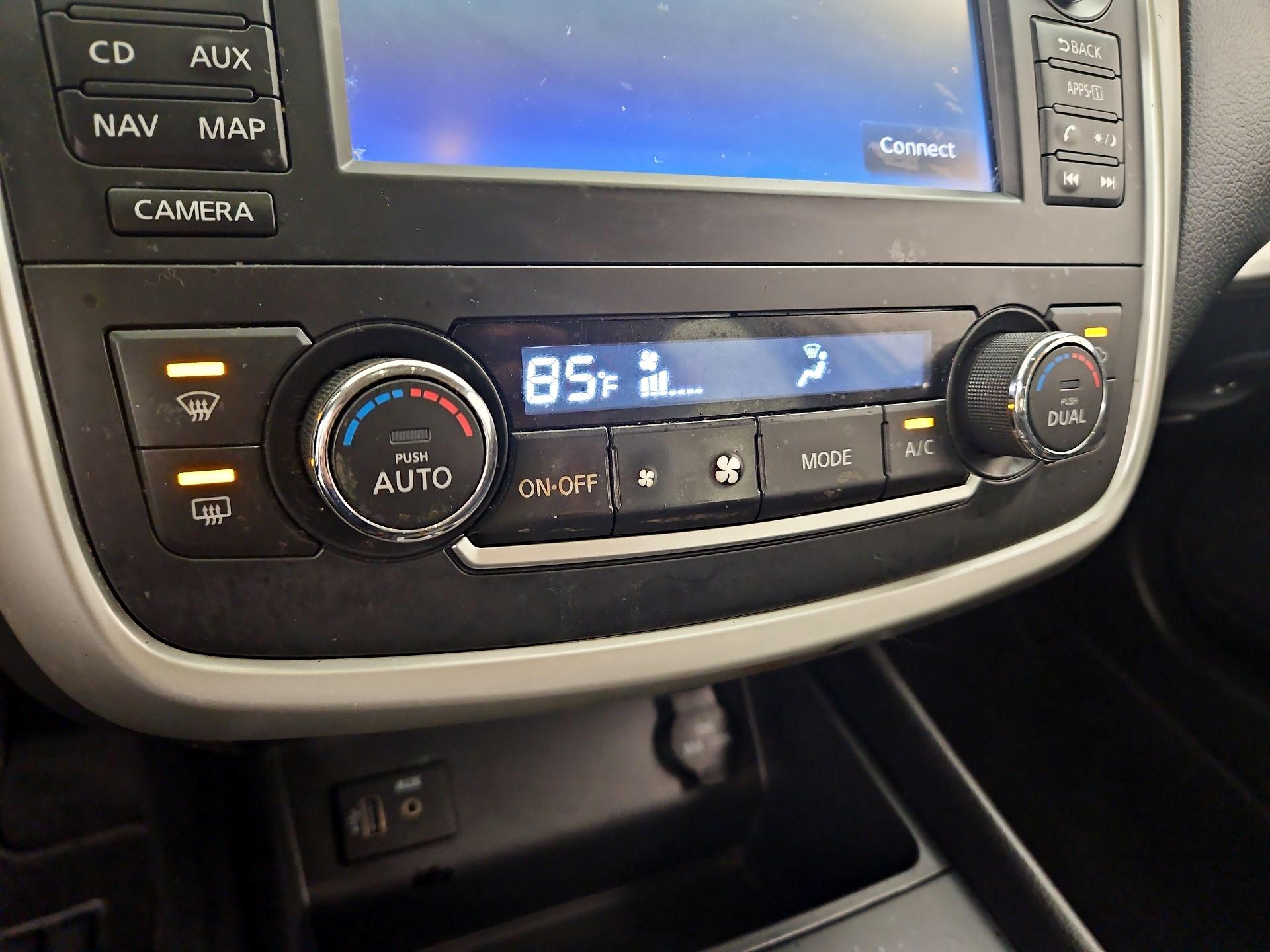 Thumbnail: 2017 Nissan Altima - 17