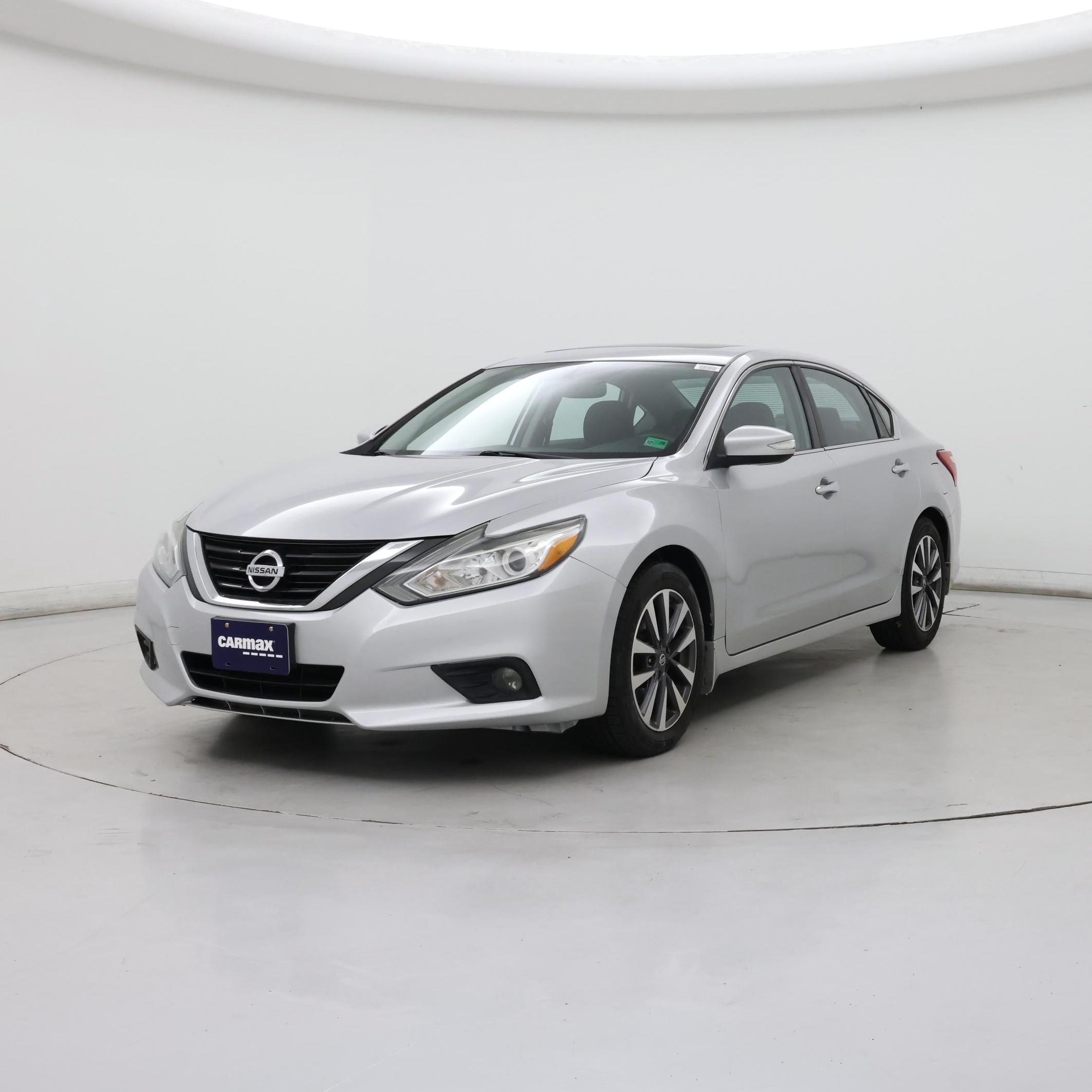 Thumbnail: 2017 Nissan Altima - 4