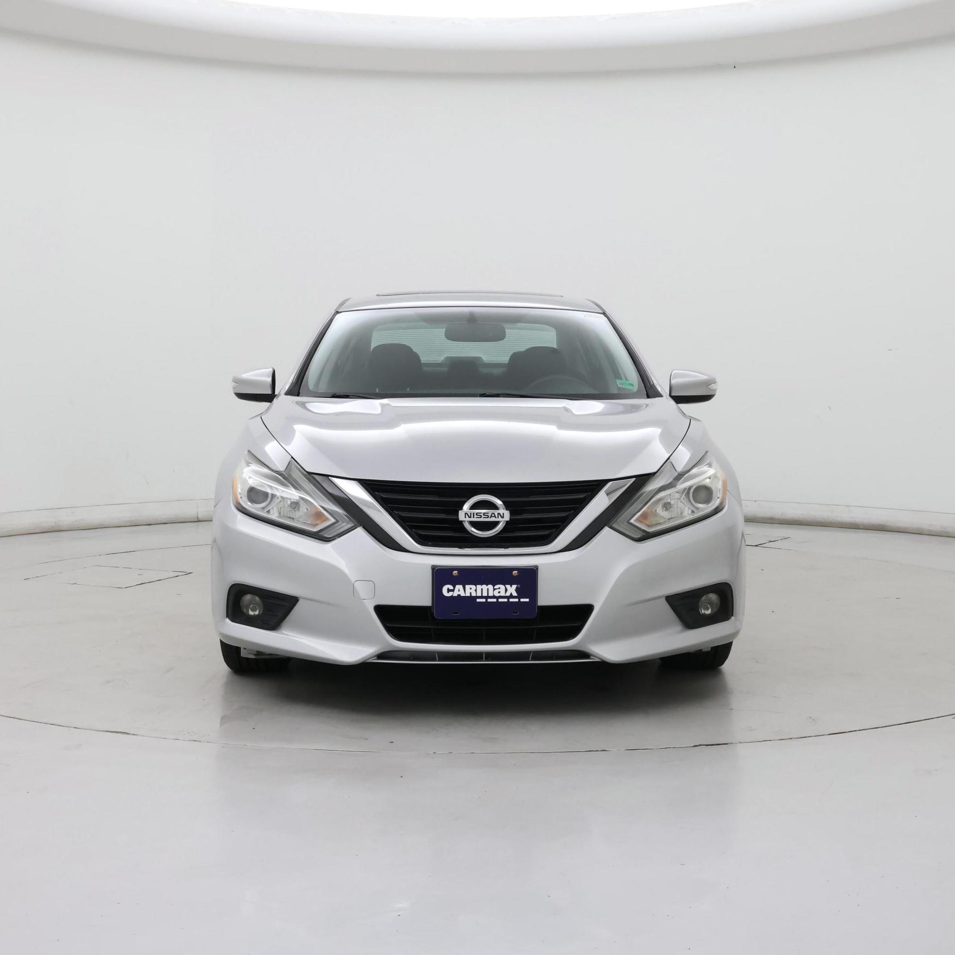 Thumbnail: 2017 Nissan Altima - 5