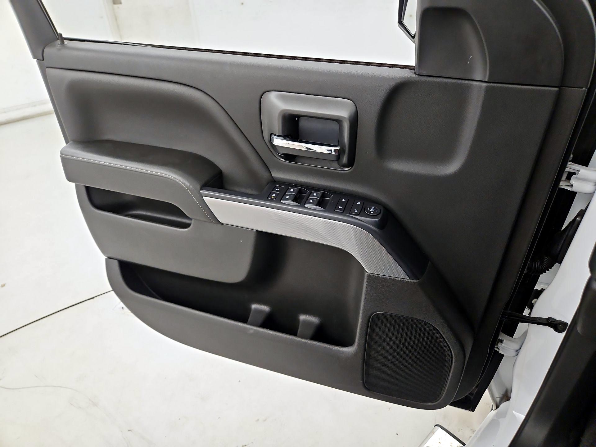 Thumbnail: 2018 Chevrolet Silverado 1500 - 12