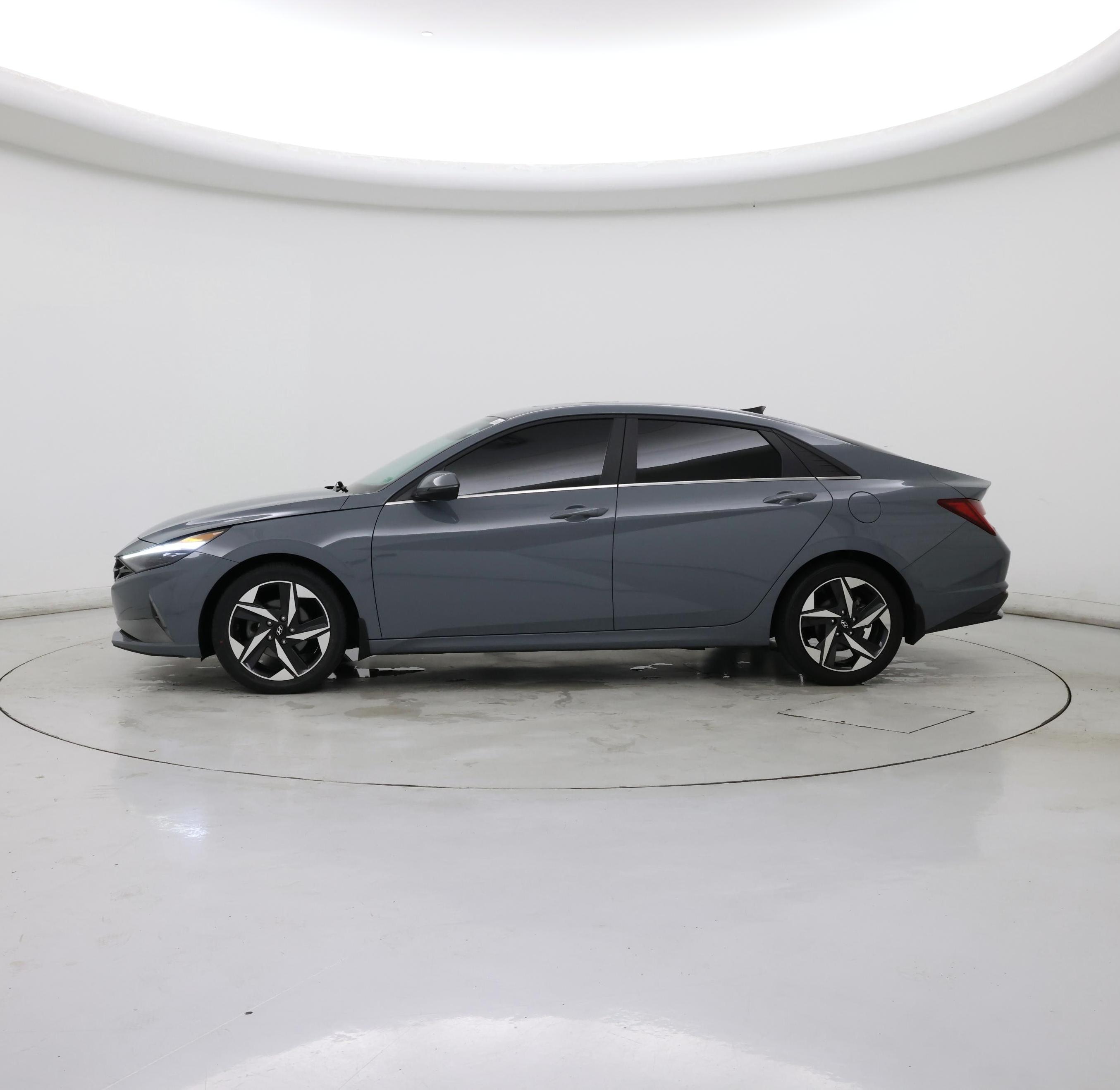 Thumbnail: 2023 Hyundai Elantra - 3