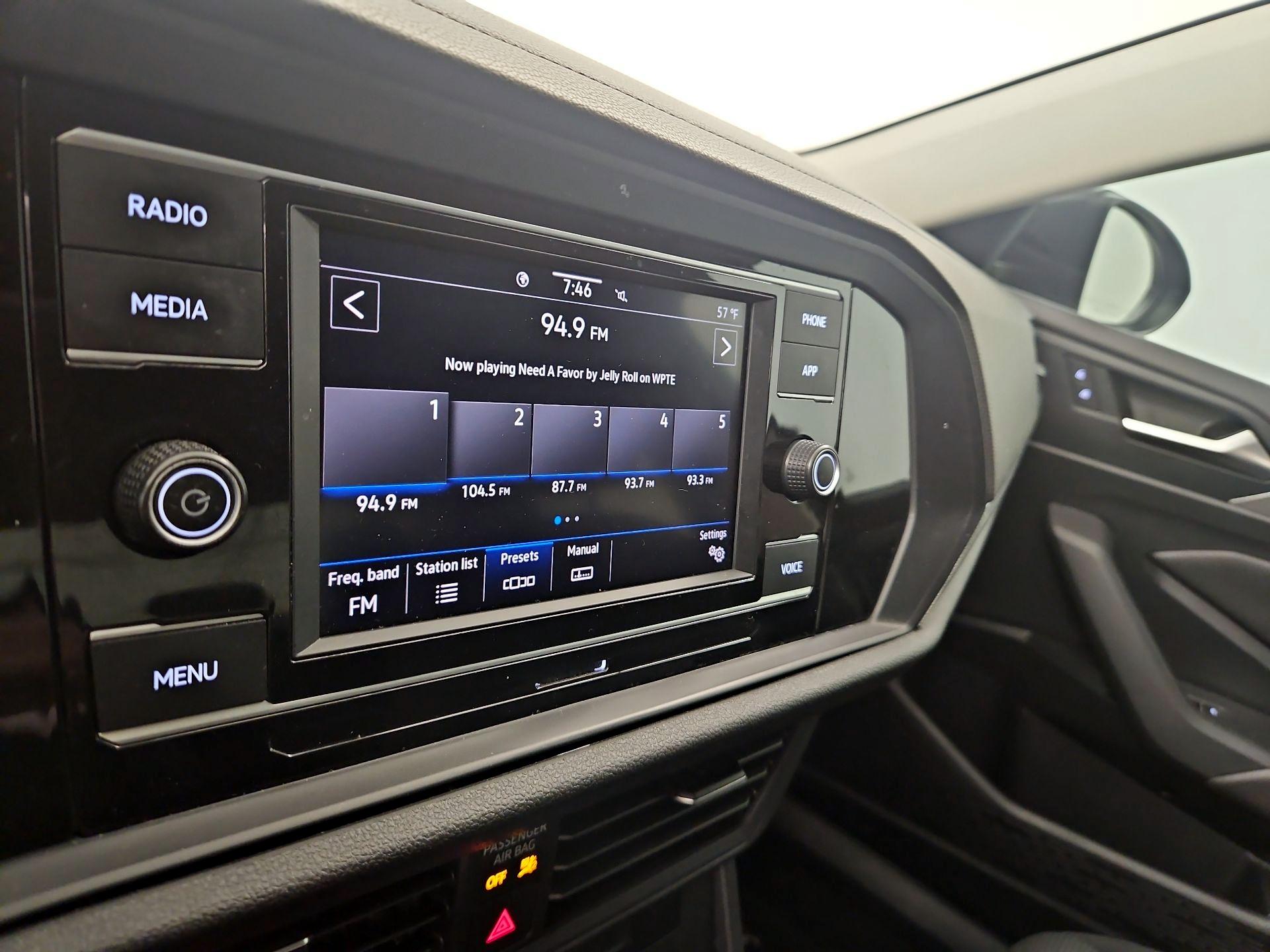 Thumbnail: 2021 Volkswagen Jetta - 15