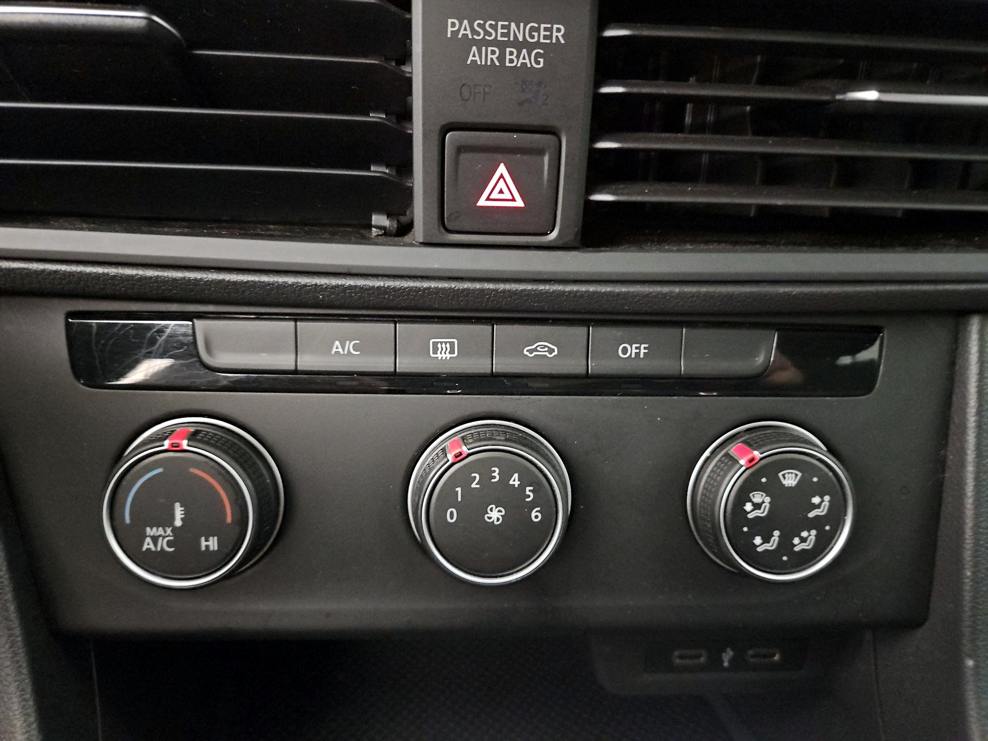 Thumbnail: 2021 Volkswagen Jetta - 16