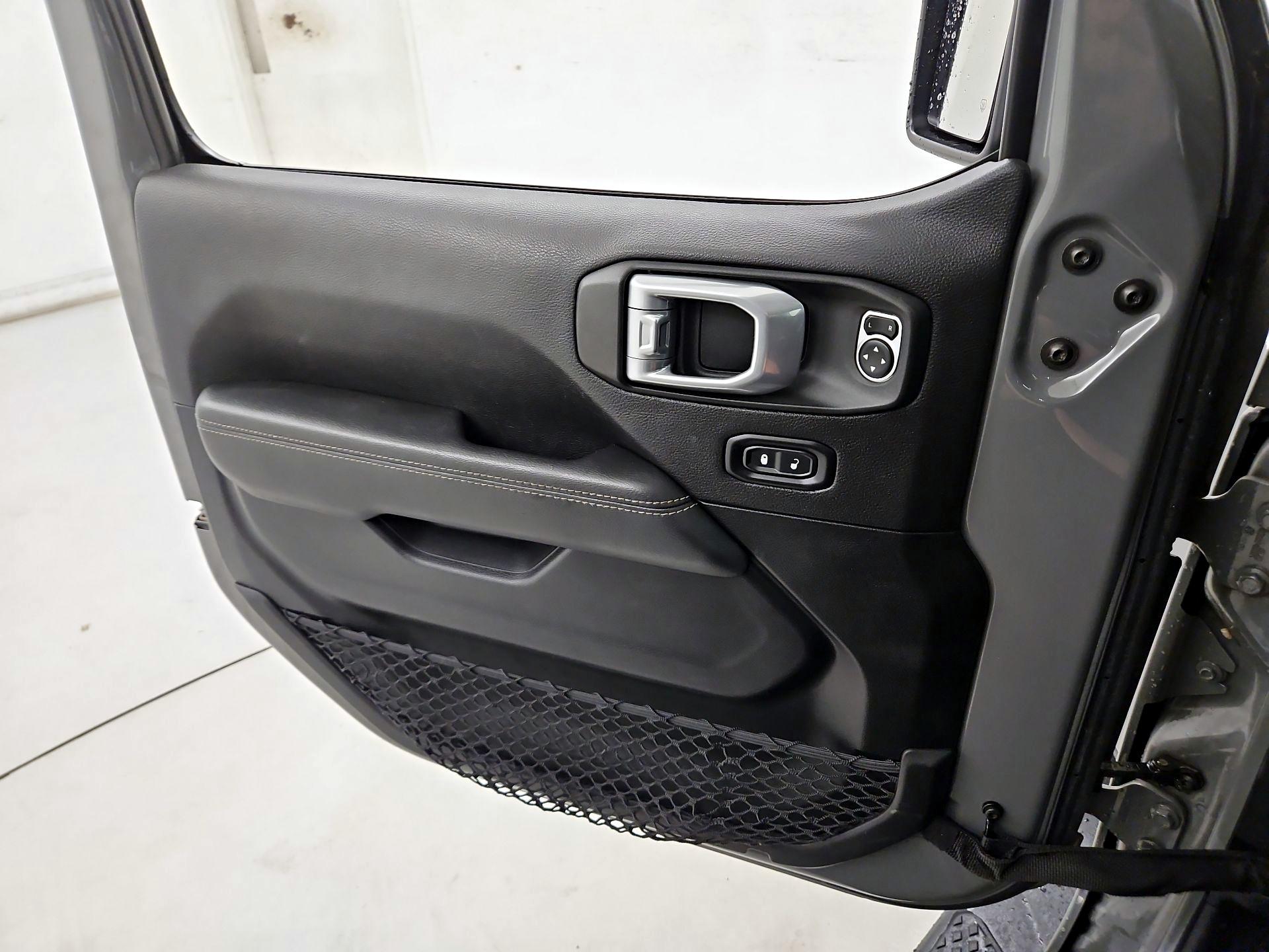 Thumbnail: 2021 Jeep Gladiator - 12