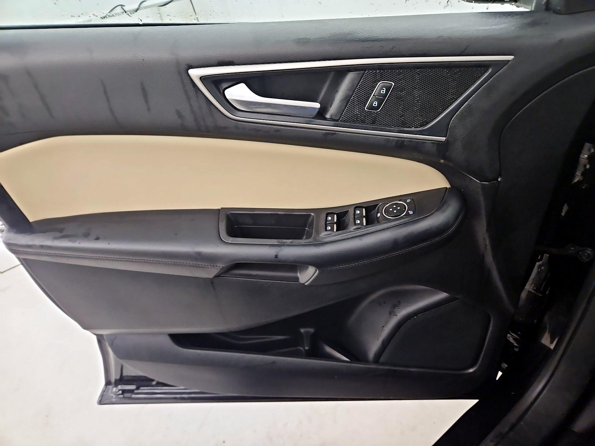 Thumbnail: 2022 Ford Edge - 12
