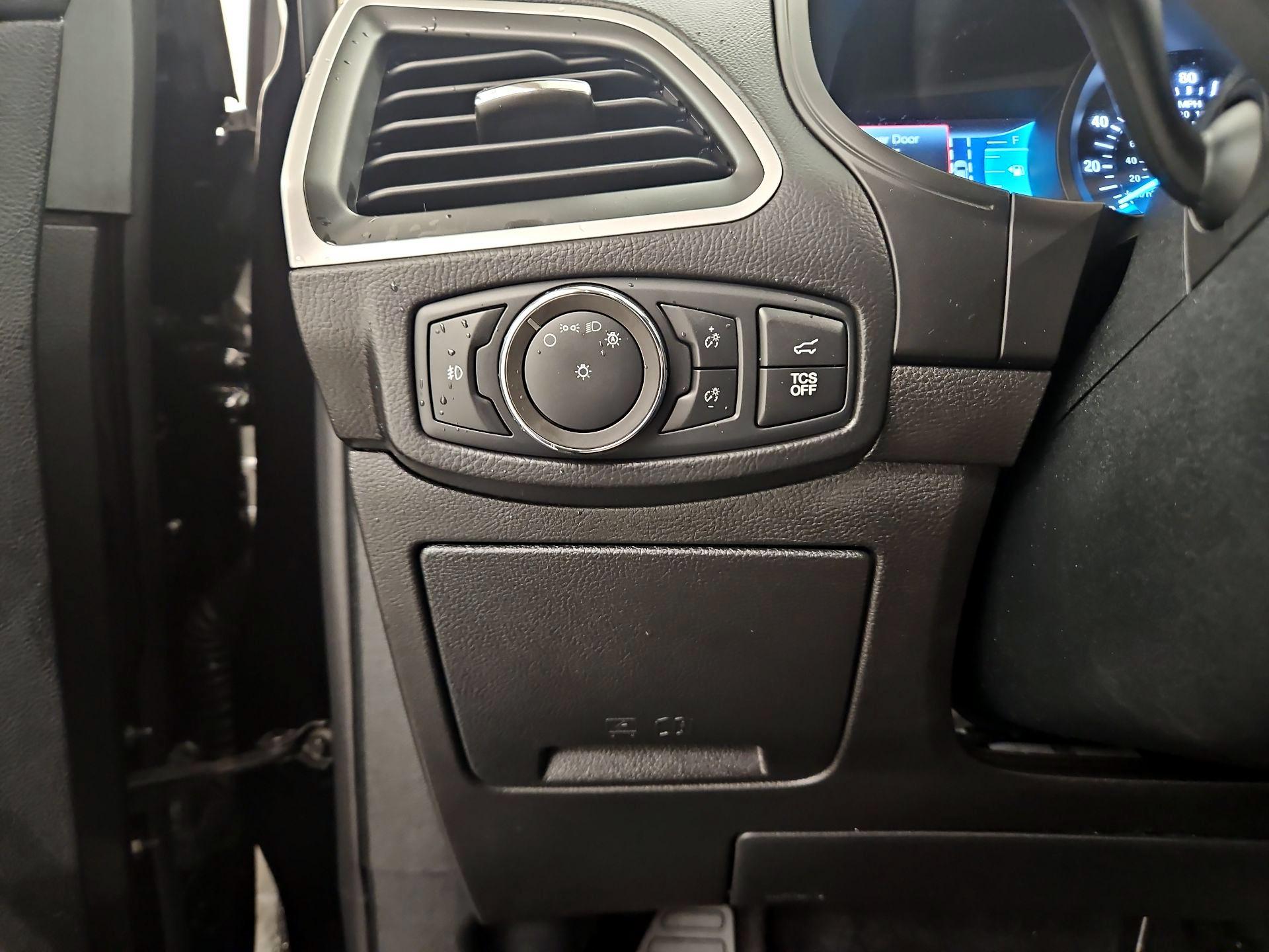 Thumbnail: 2022 Ford Edge - 13