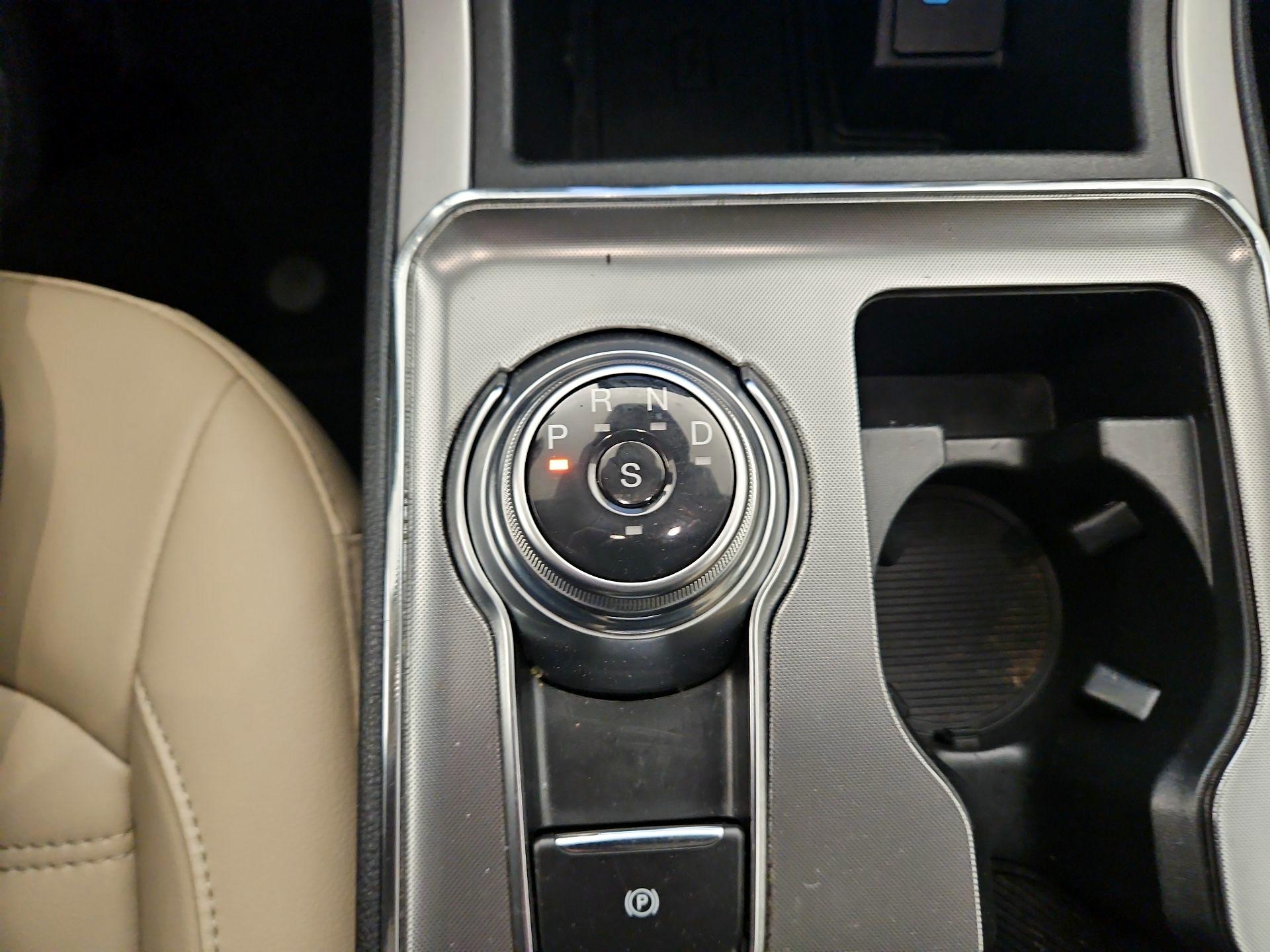 Thumbnail: 2022 Ford Edge - 17