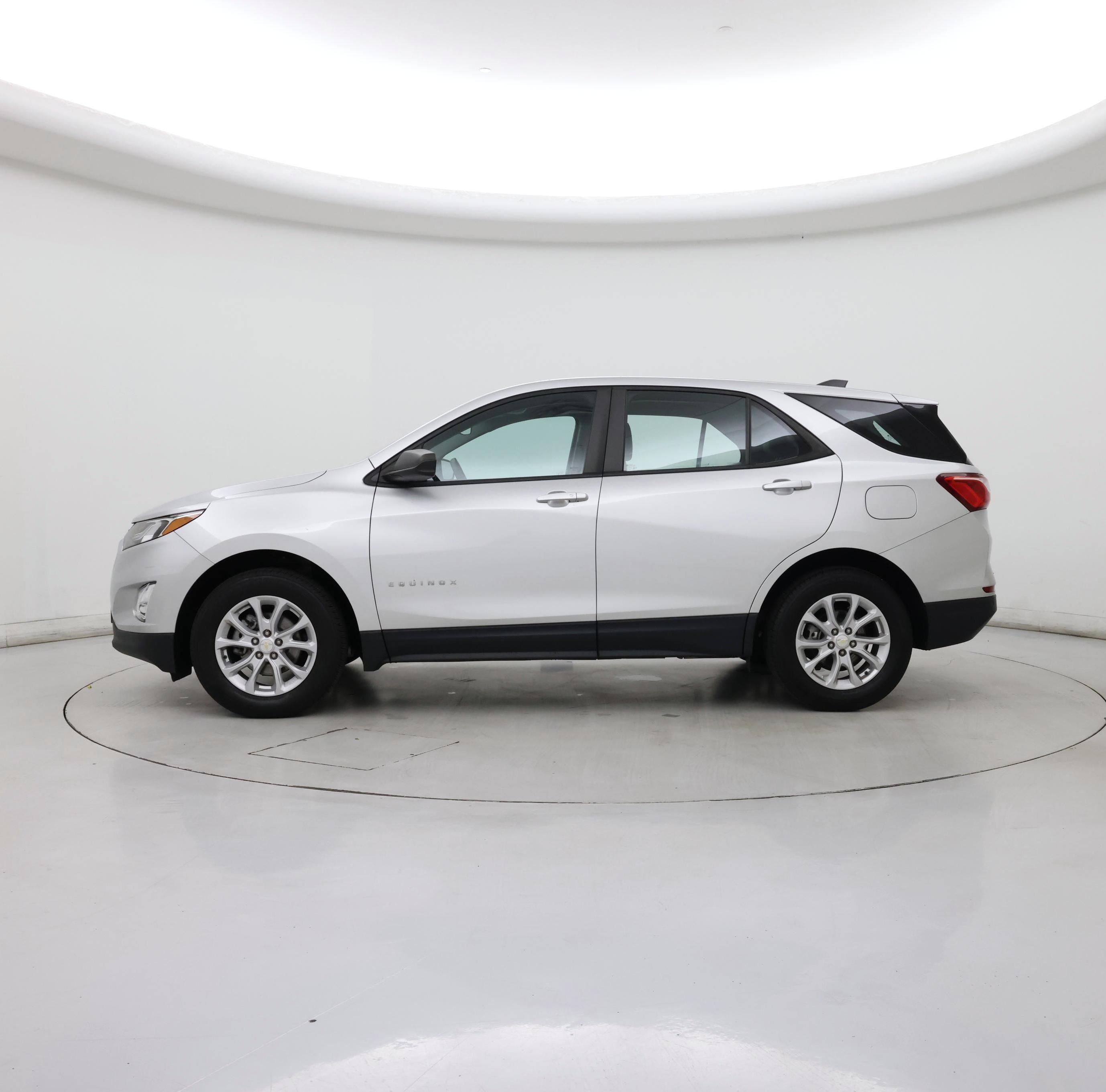 Thumbnail: 2021 Chevrolet Equinox - 3