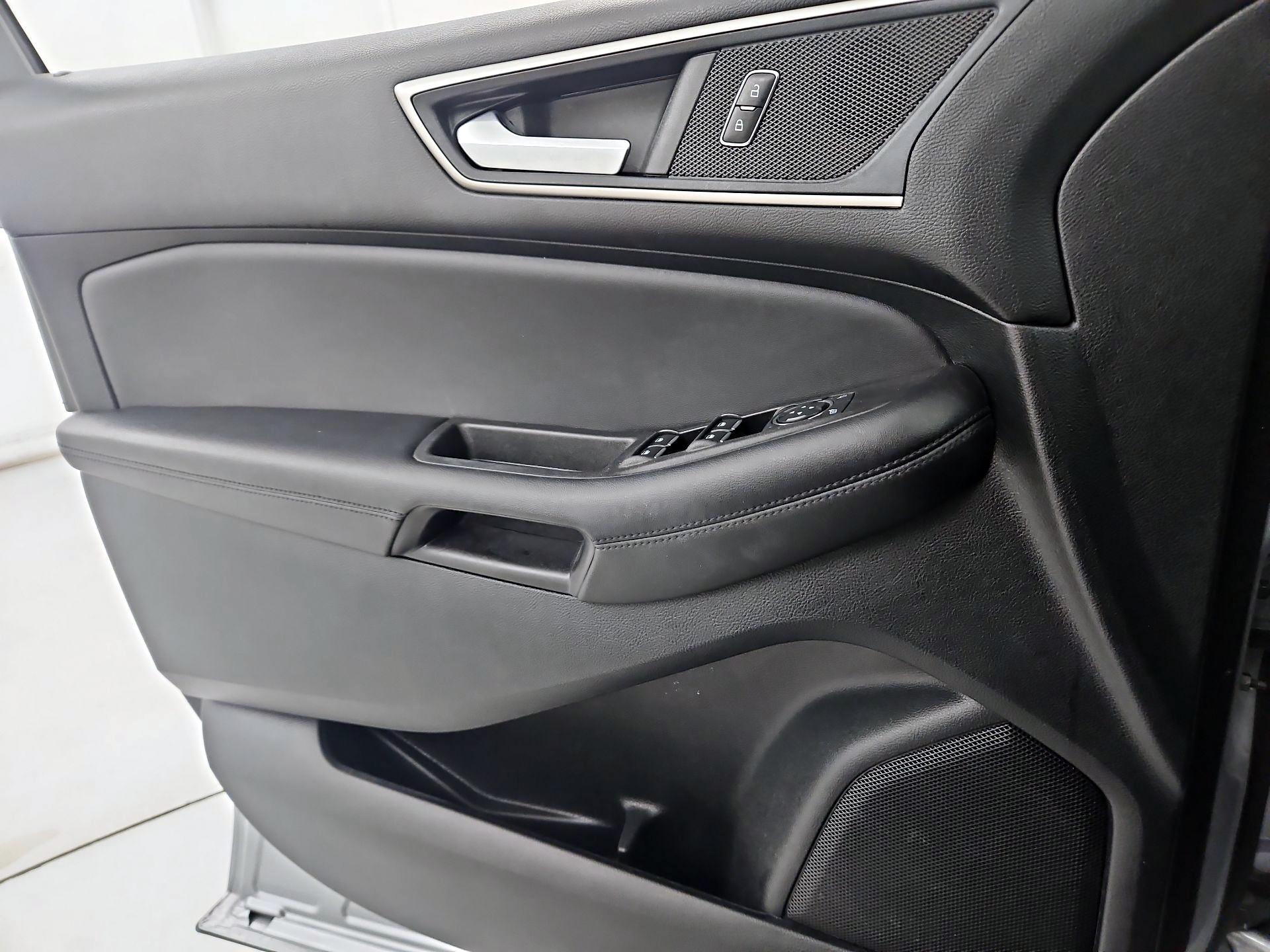 Thumbnail: 2022 Ford Edge - 12