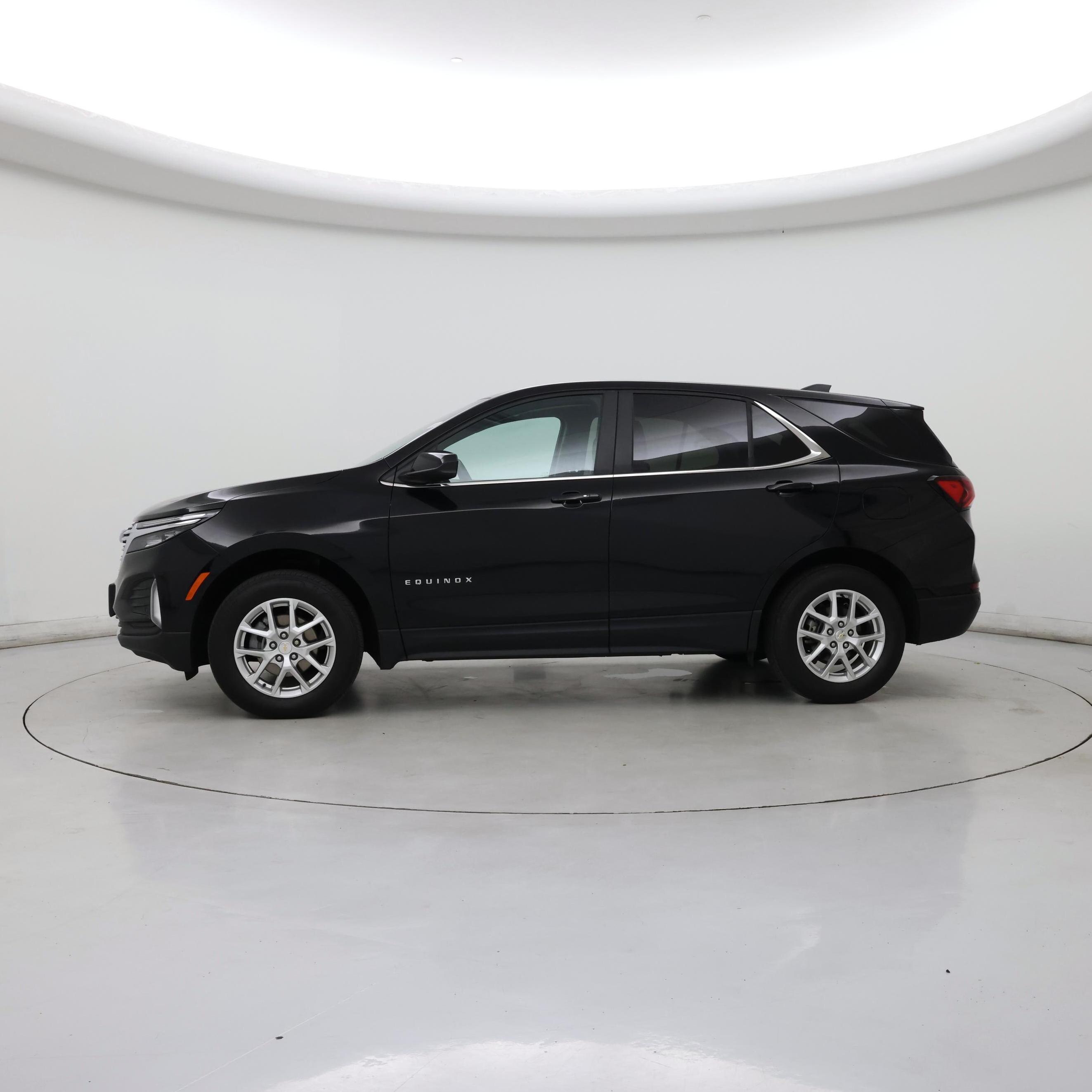 Thumbnail: 2023 Chevrolet Equinox - 3