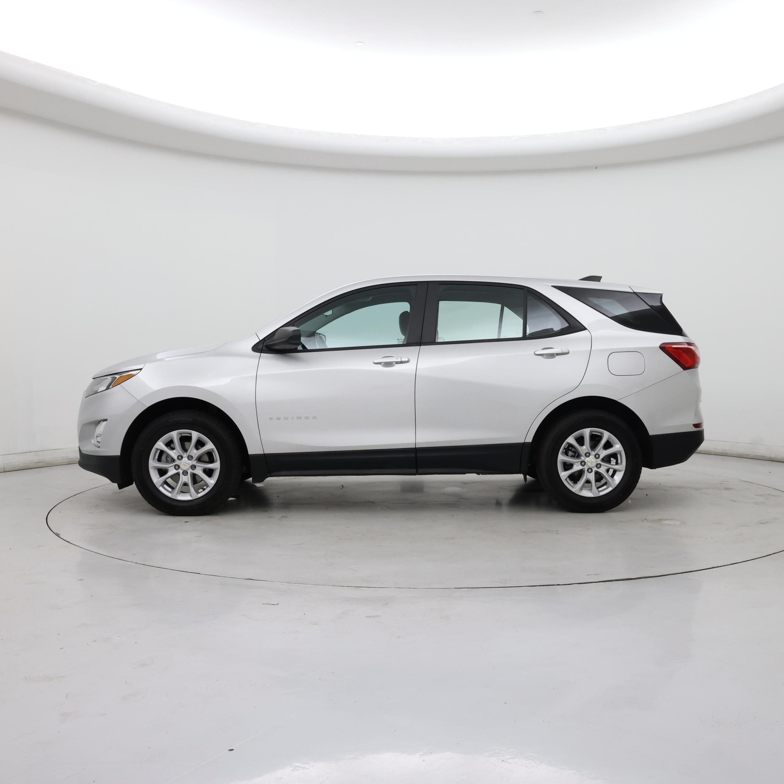 Thumbnail: 2021 Chevrolet Equinox - 3