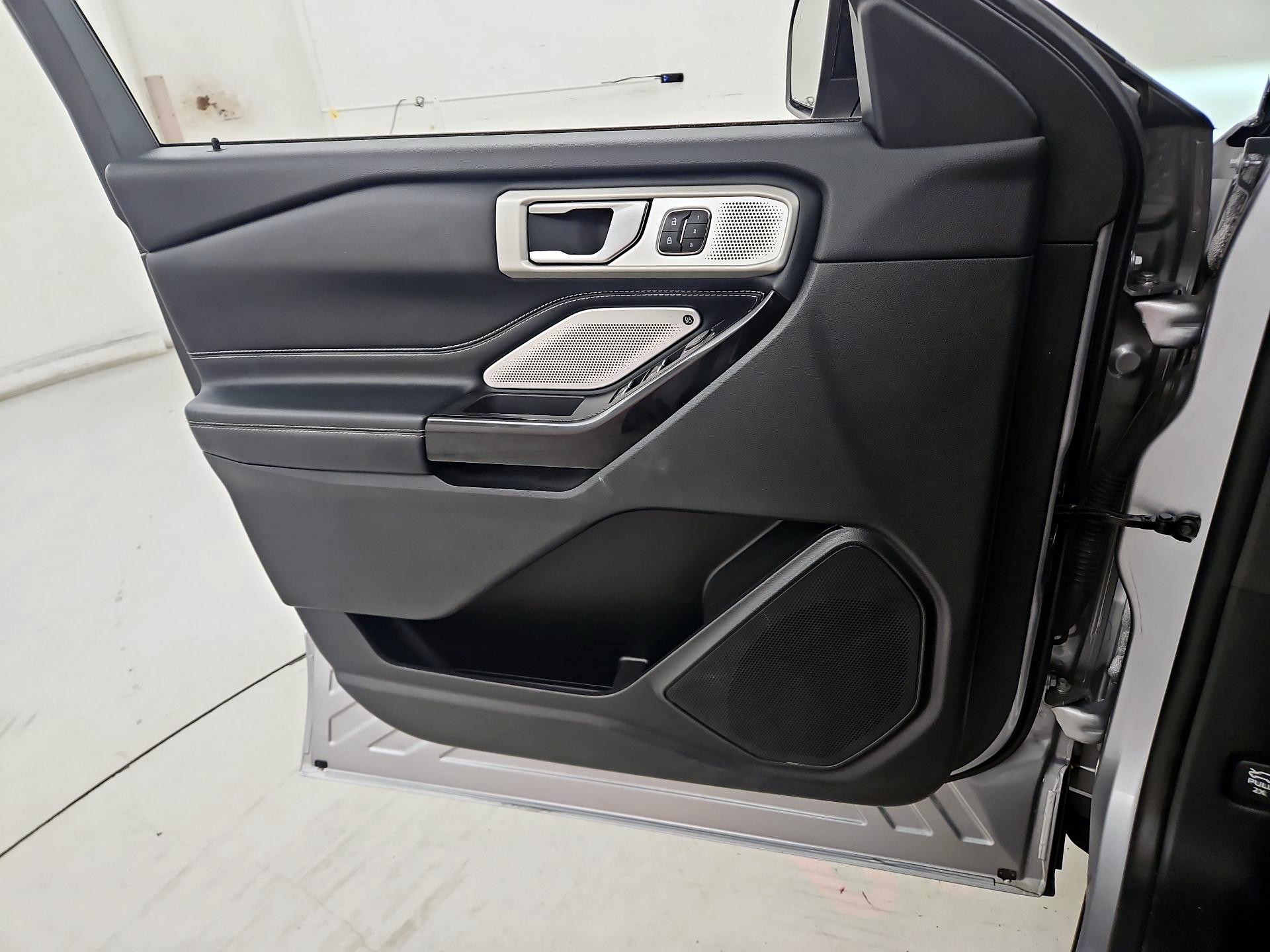 Thumbnail: 2022 Ford Explorer - 12