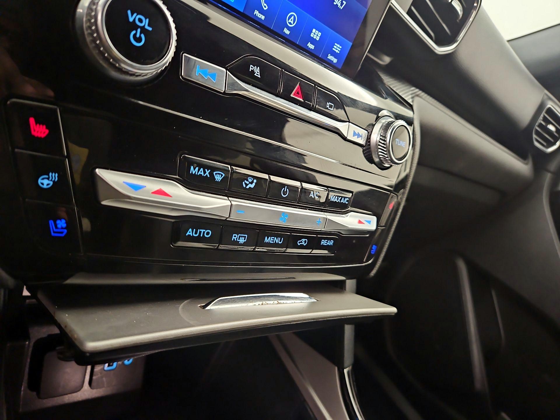 Thumbnail: 2022 Ford Explorer - 17