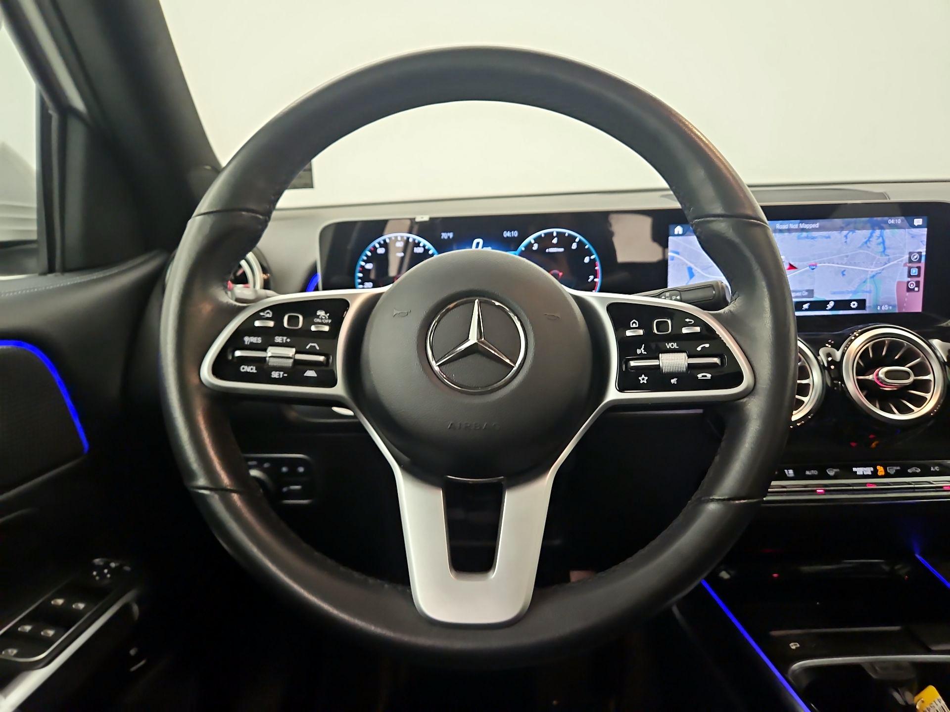 Thumbnail: 2020 Mercedes-Benz GLB - 10