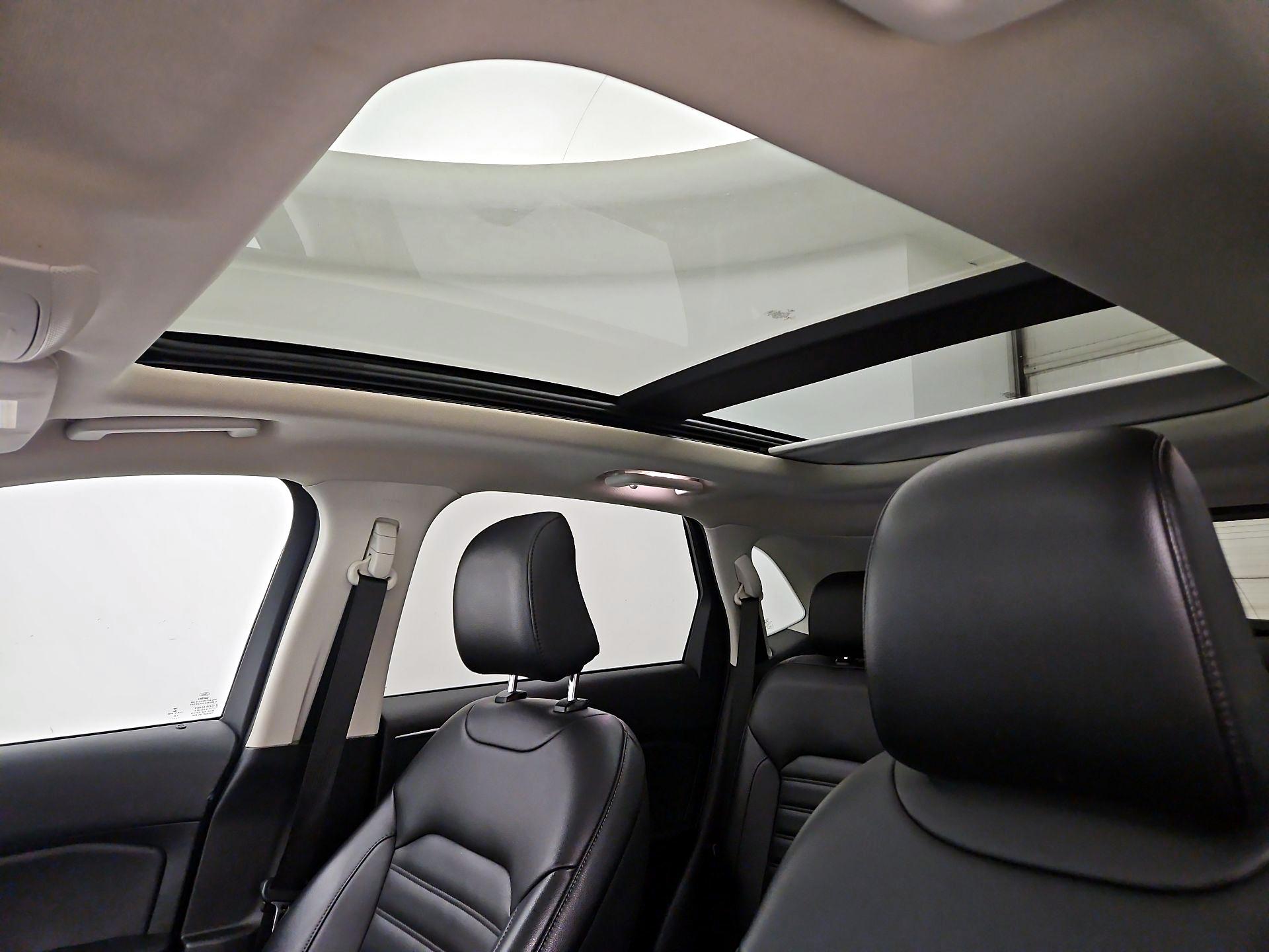 Thumbnail: 2022 Ford Edge - 19