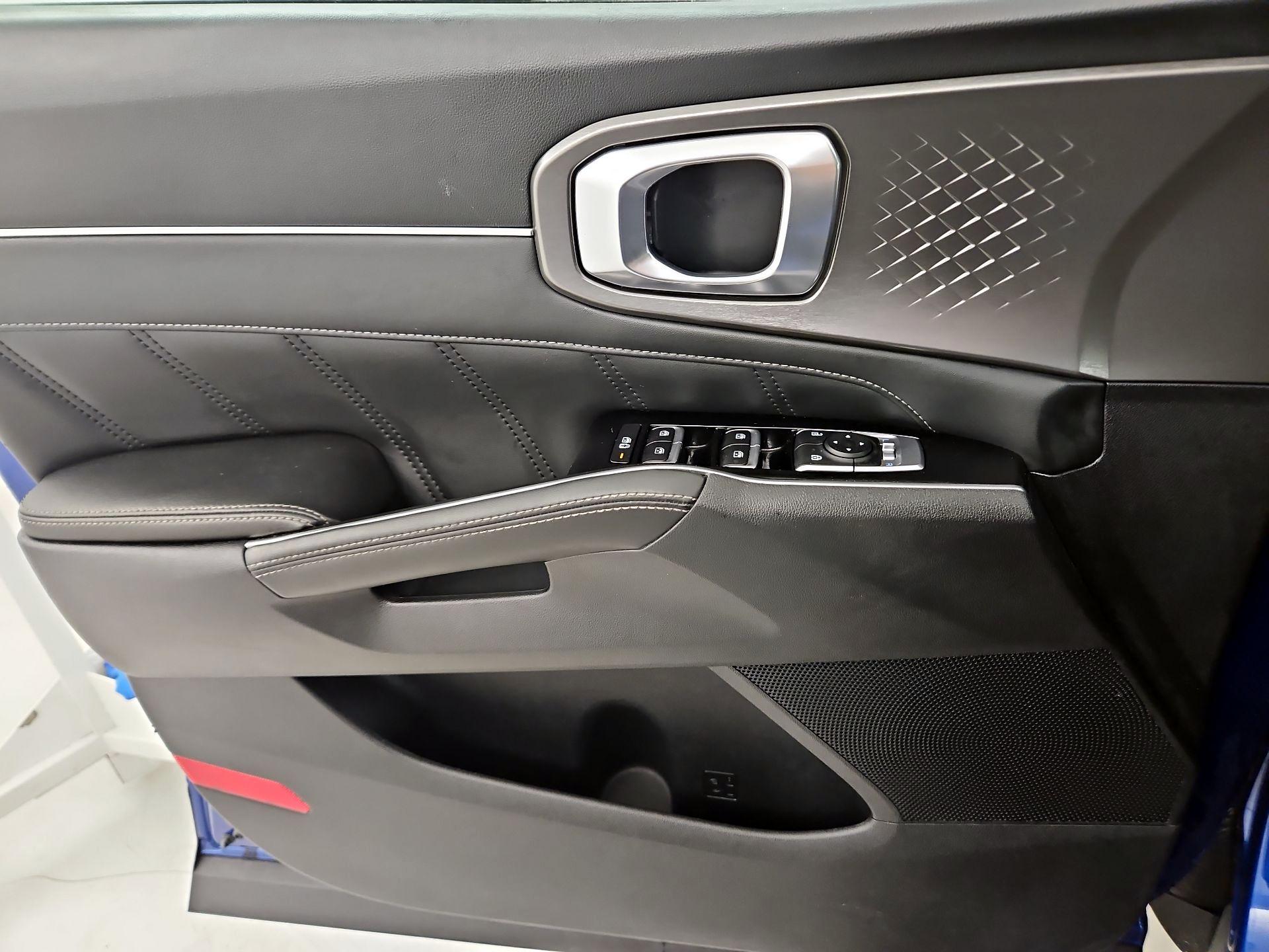 Thumbnail: 2021 Kia Sorento - 12