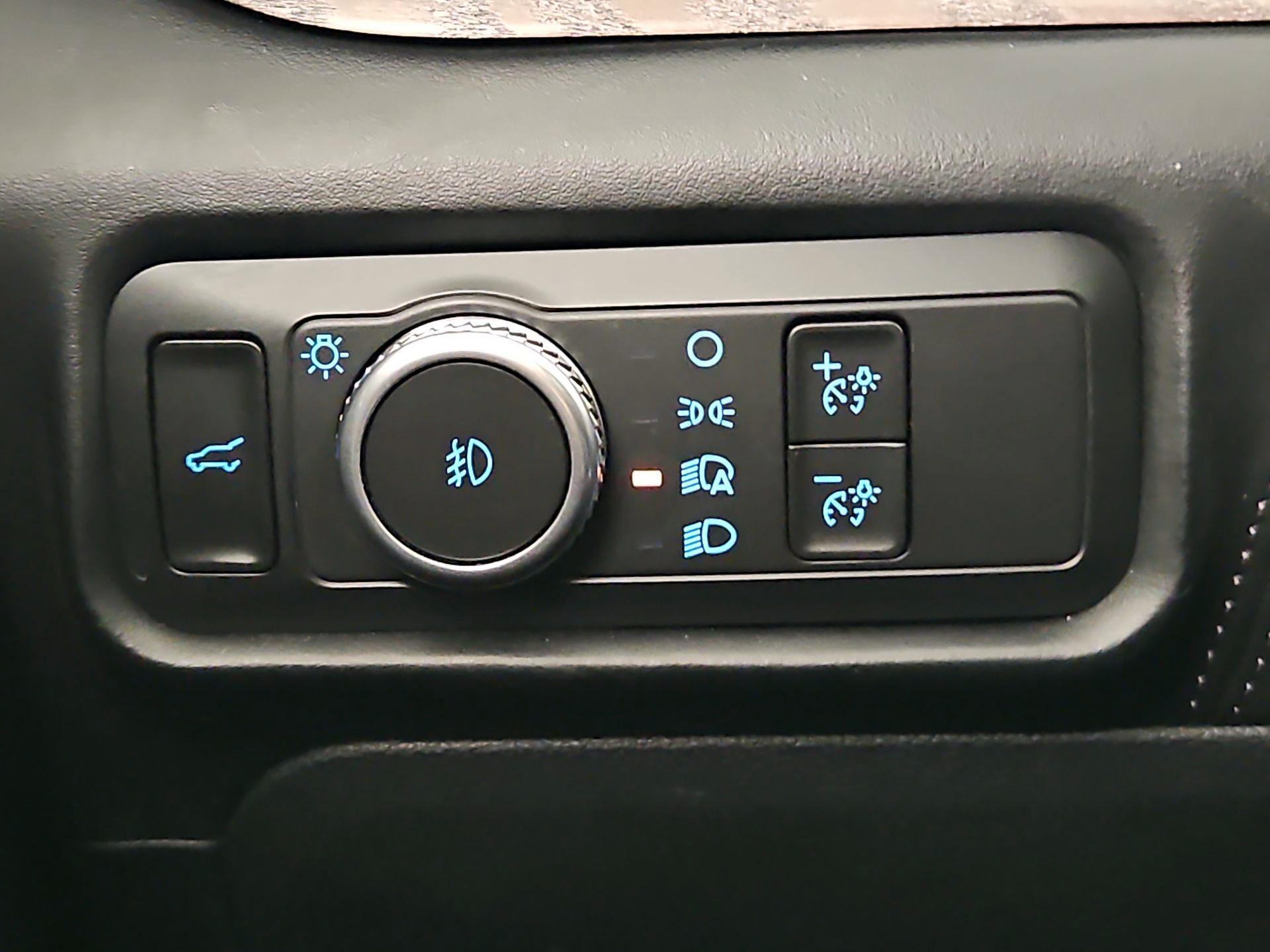 Thumbnail: 2022 Ford Explorer - 13