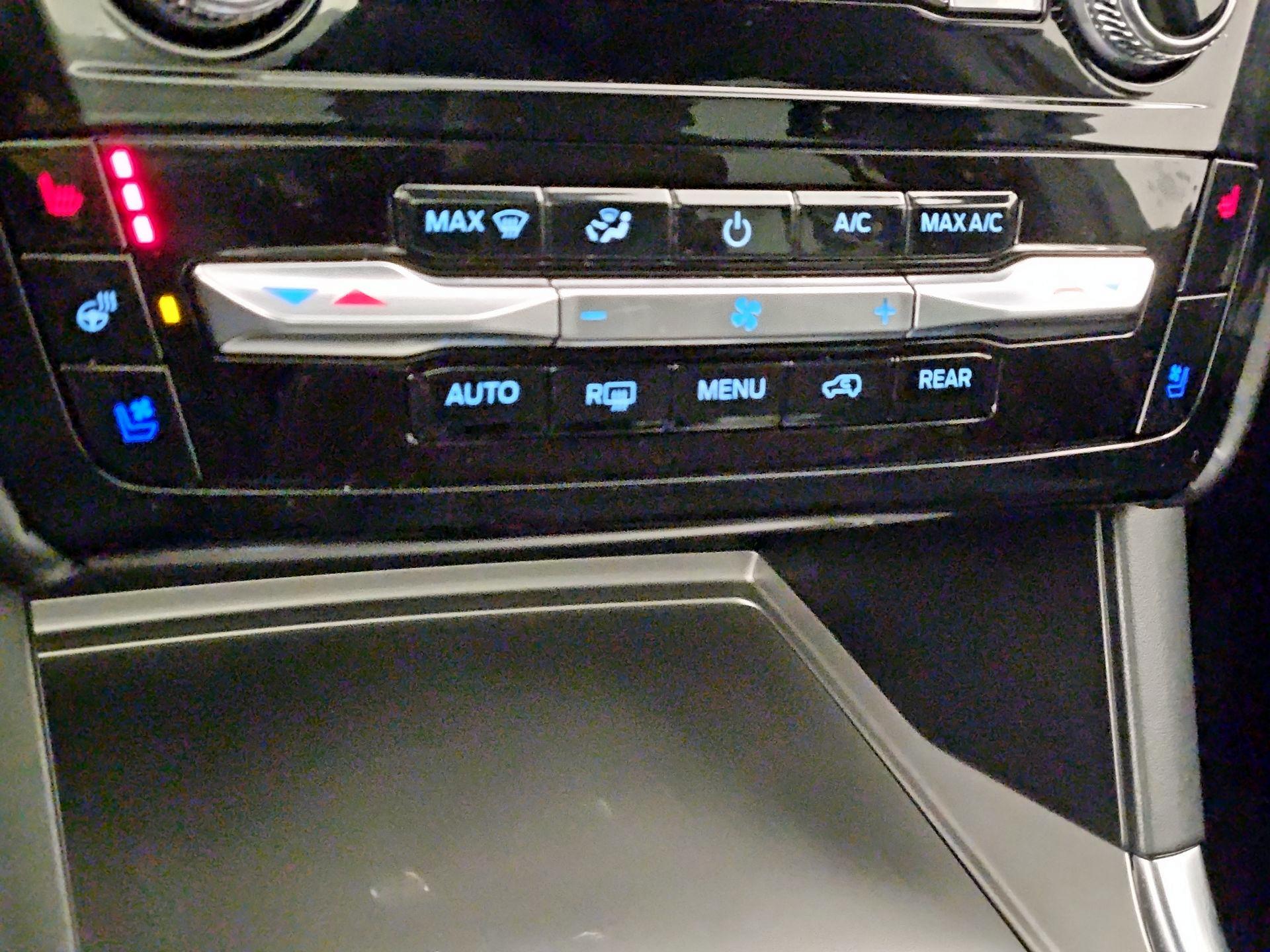 Thumbnail: 2022 Ford Explorer - 17