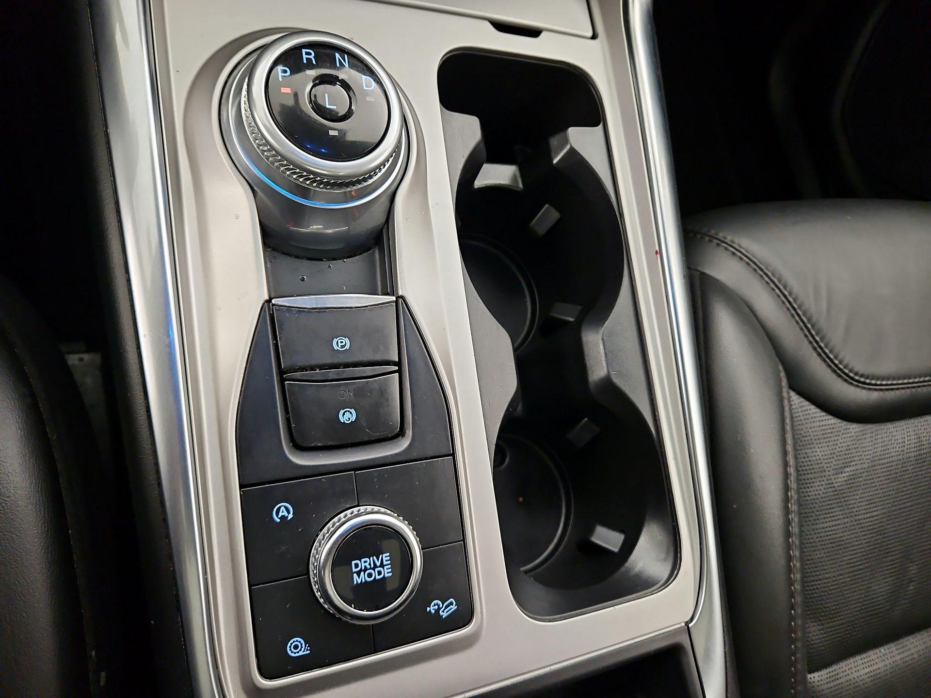 Thumbnail: 2022 Ford Explorer - 18