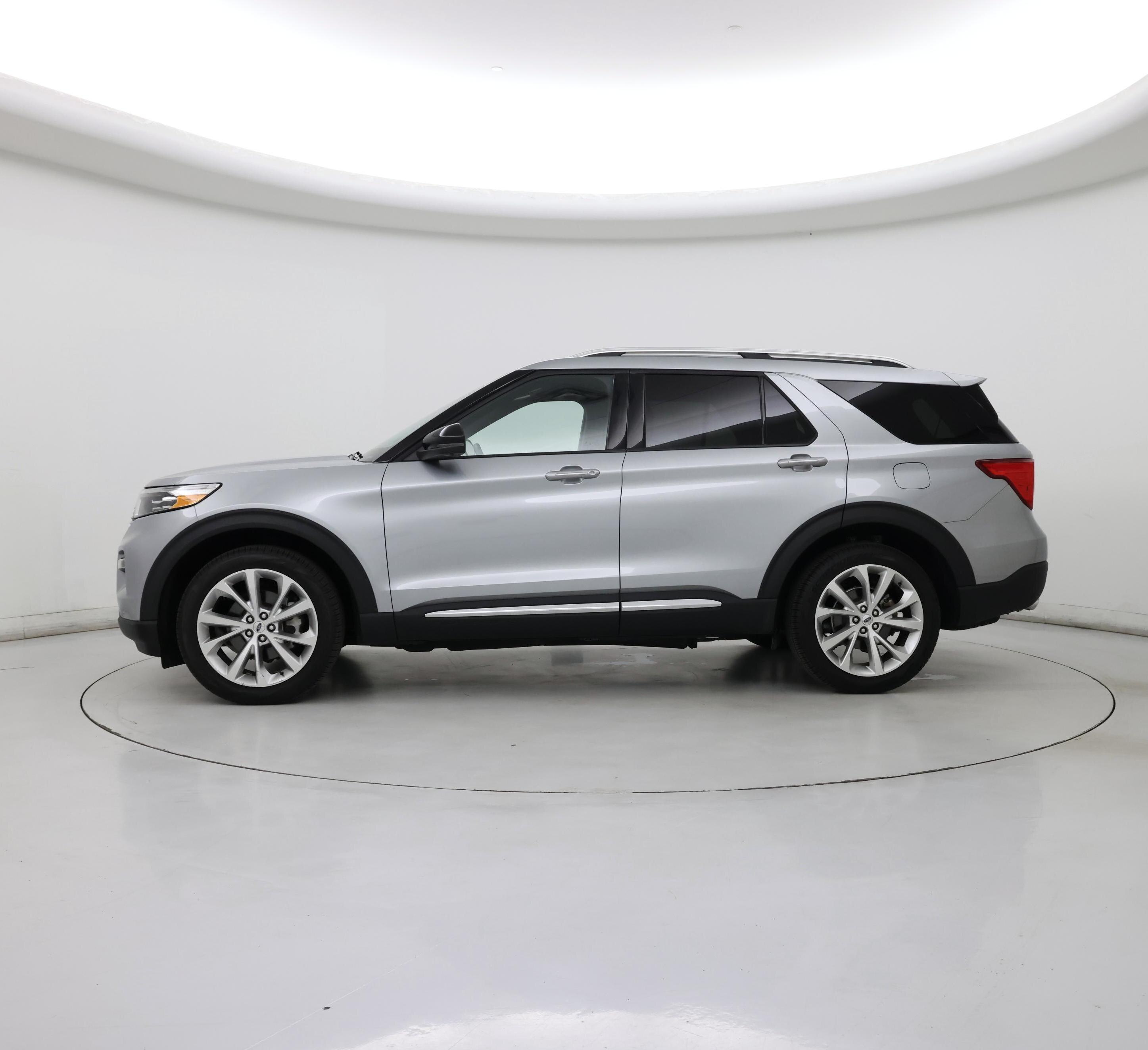 Thumbnail: 2022 Ford Explorer - 3