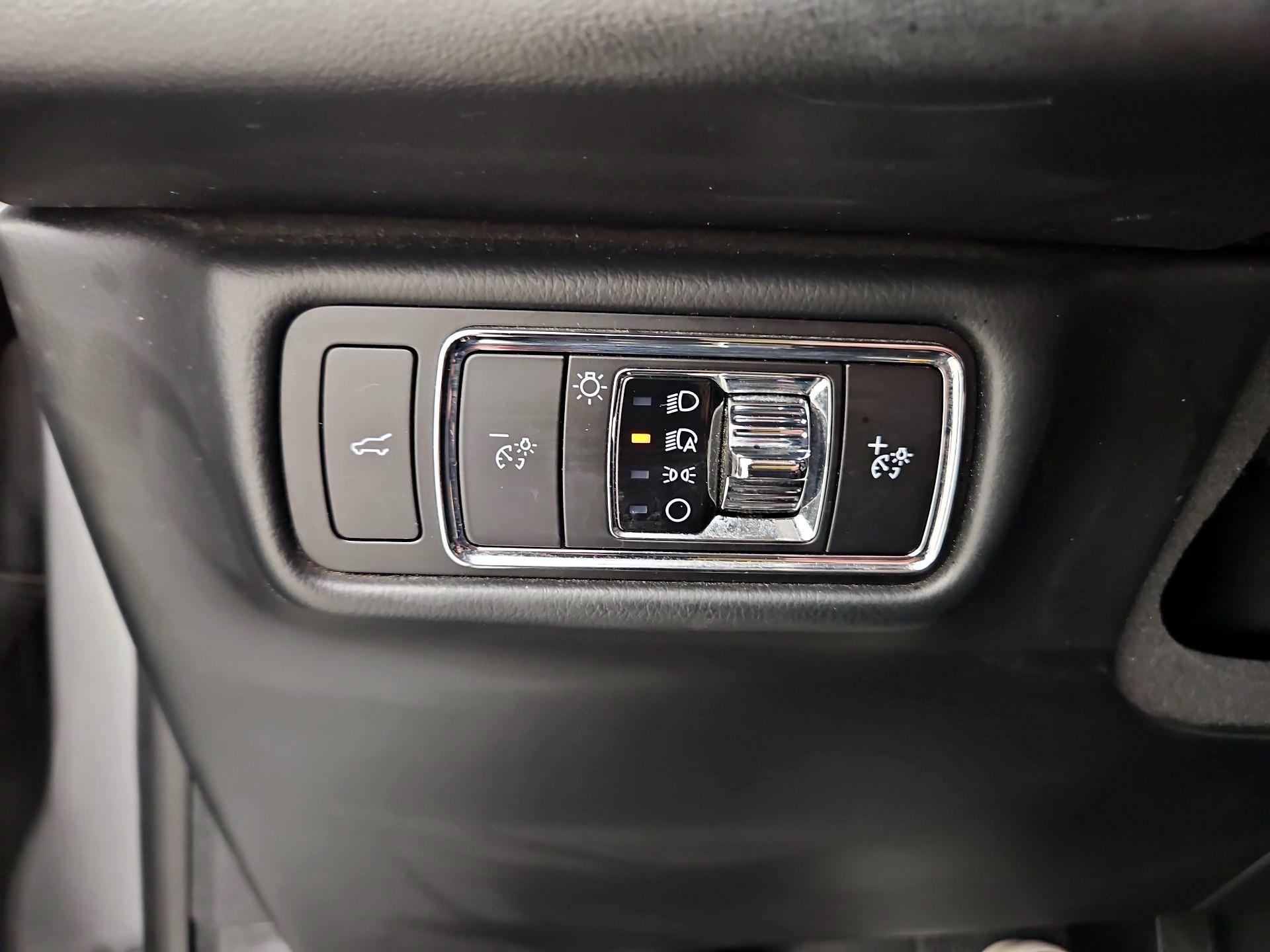 Thumbnail: 2023 Lincoln Aviator - 13