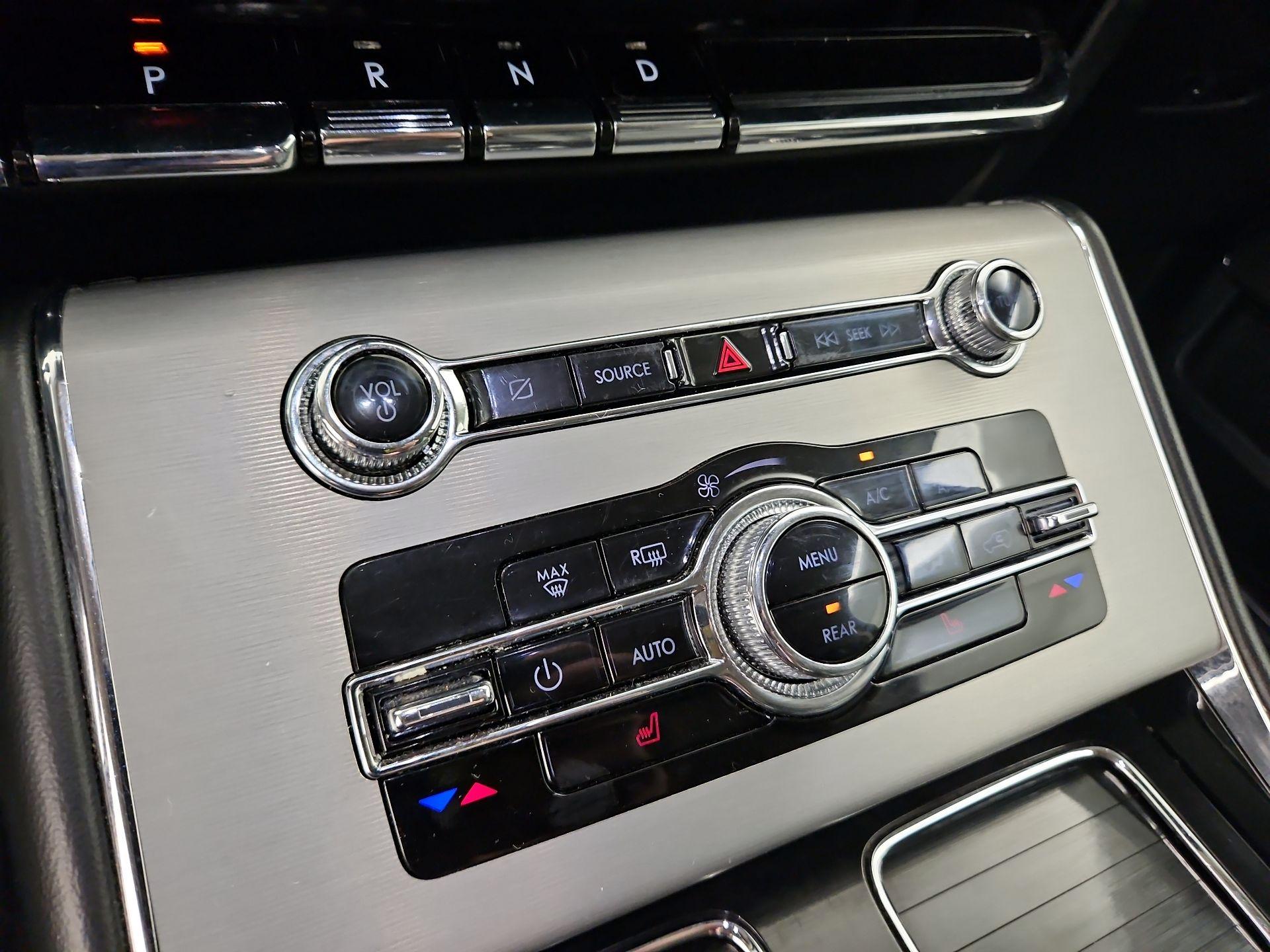 Thumbnail: 2023 Lincoln Aviator - 17