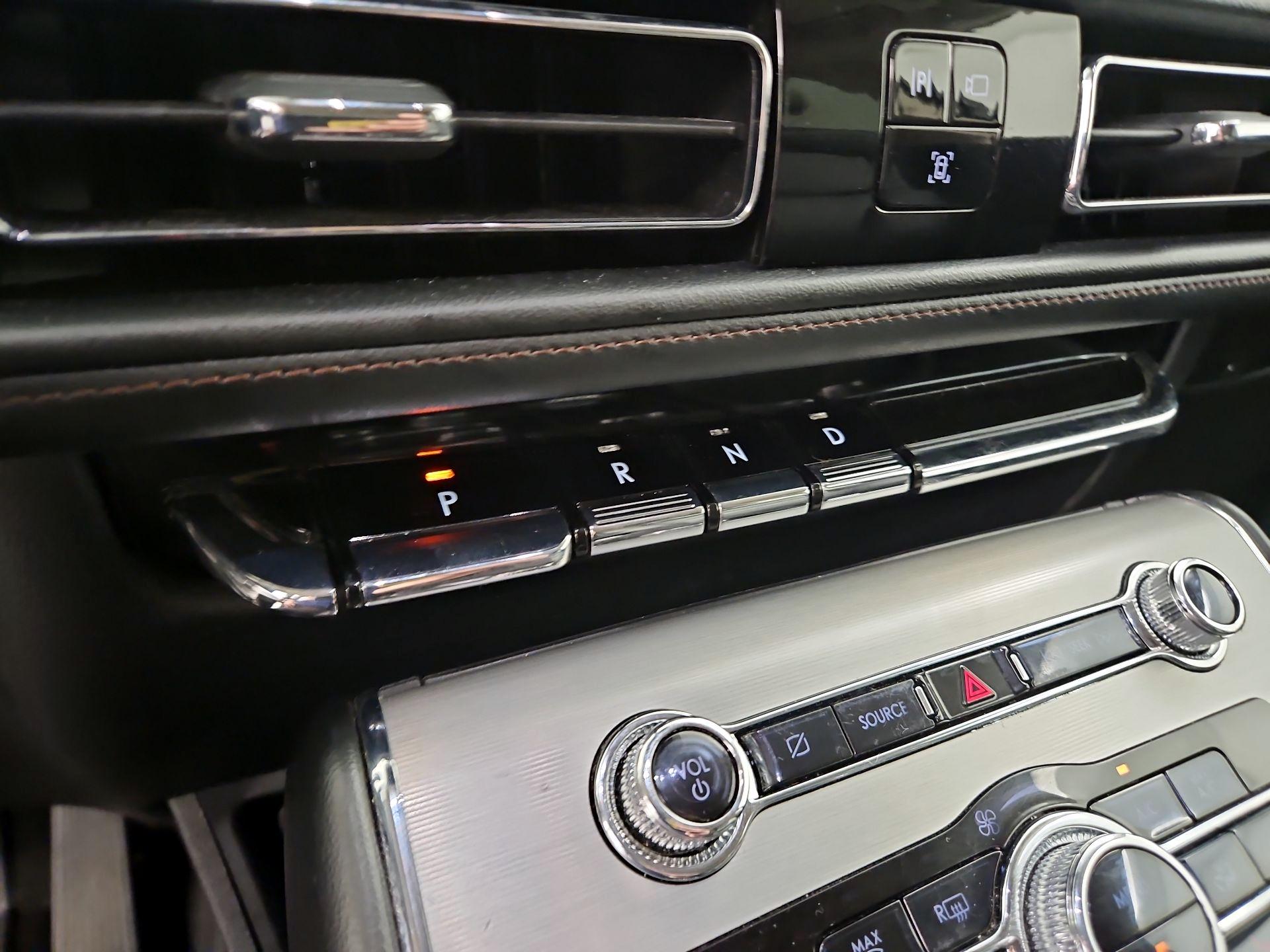 Thumbnail: 2023 Lincoln Aviator - 18
