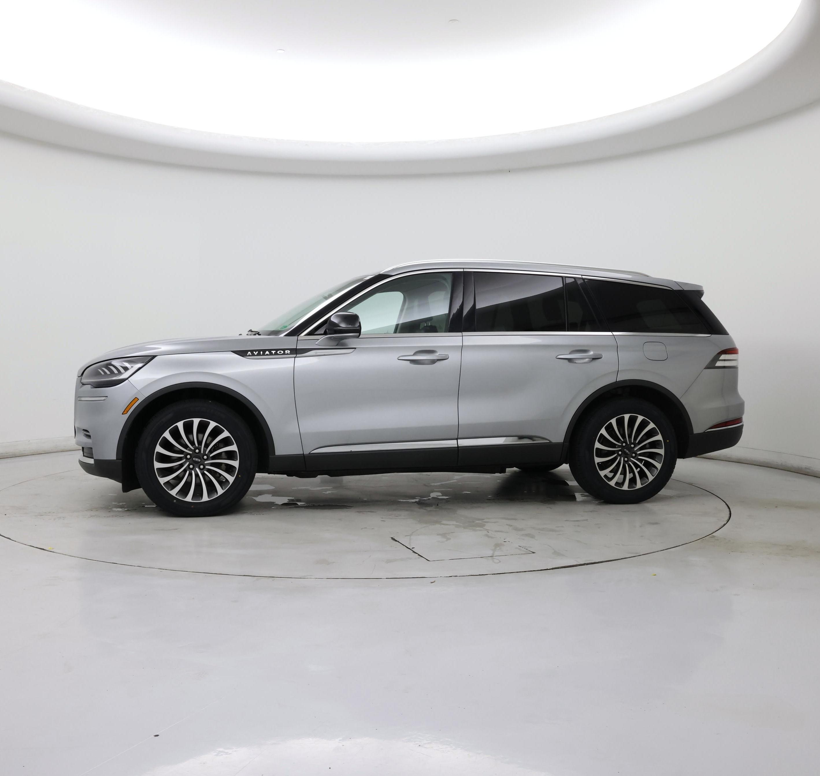 Thumbnail: 2023 Lincoln Aviator - 3