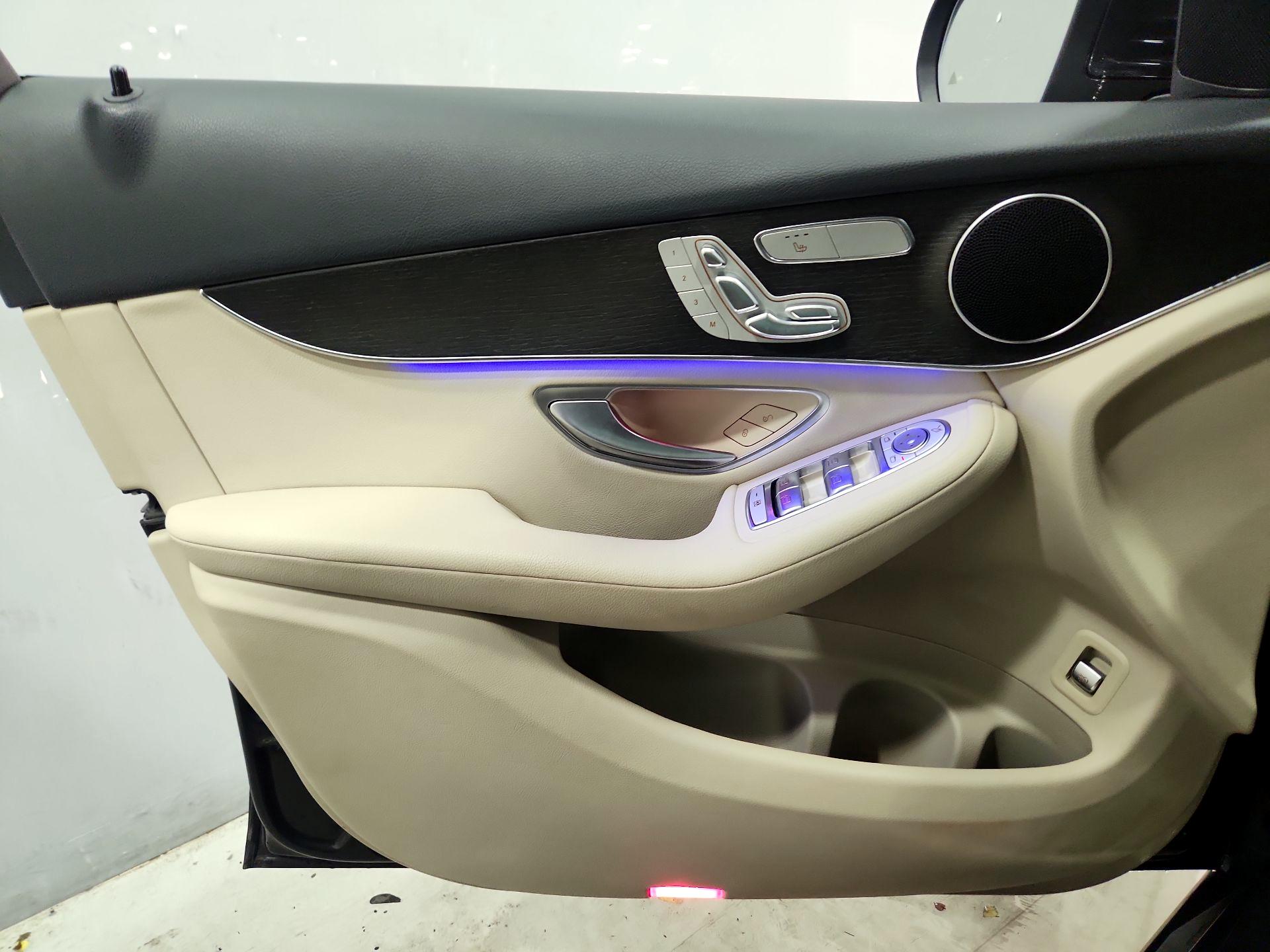 Thumbnail: 2022 Mercedes-Benz GLC - 12