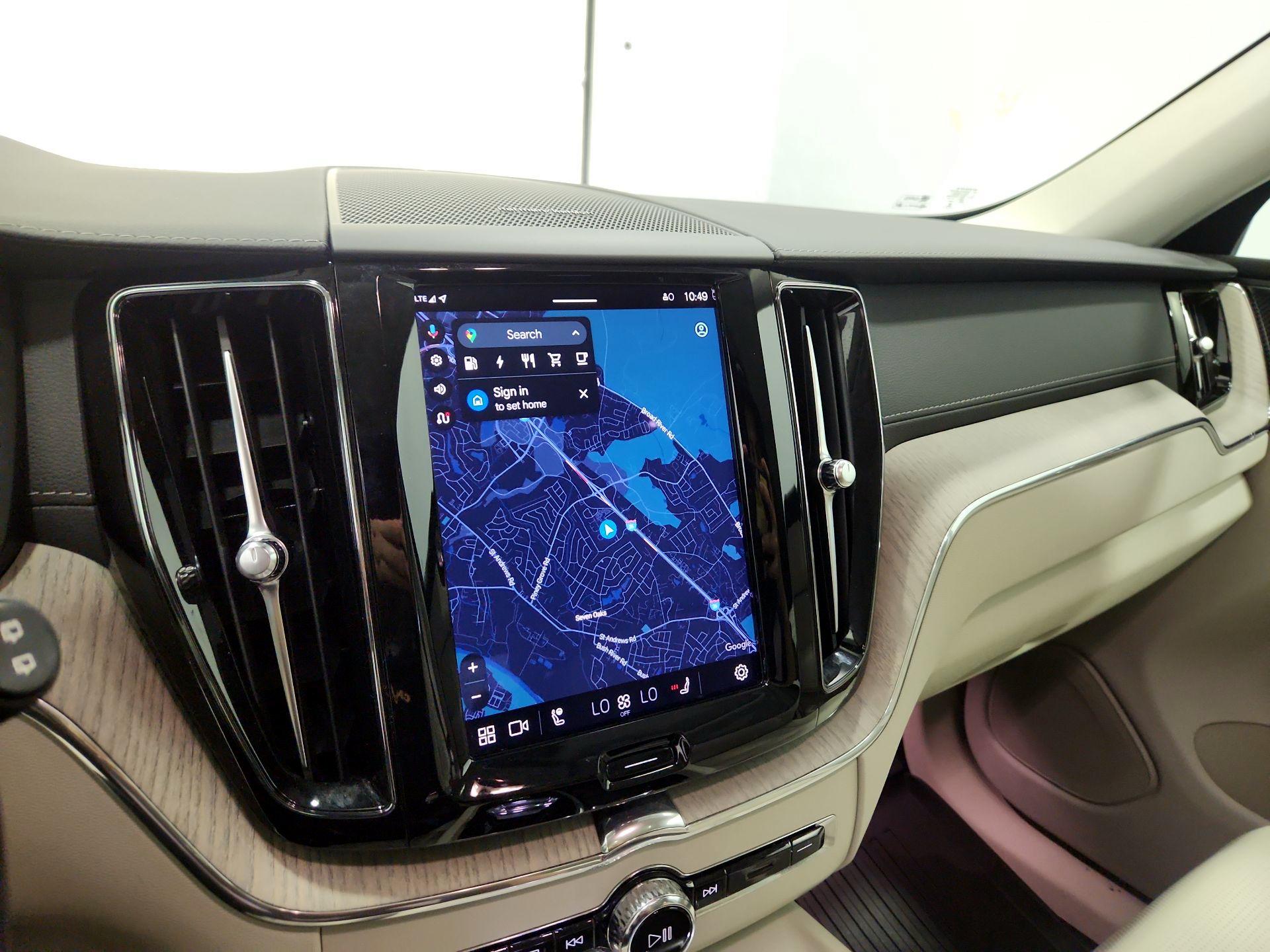 Thumbnail: 2023 Volvo XC60 - 14