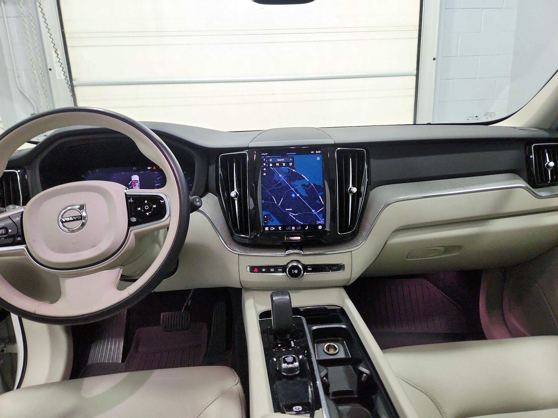 Thumbnail: 2023 Volvo XC60 - 9