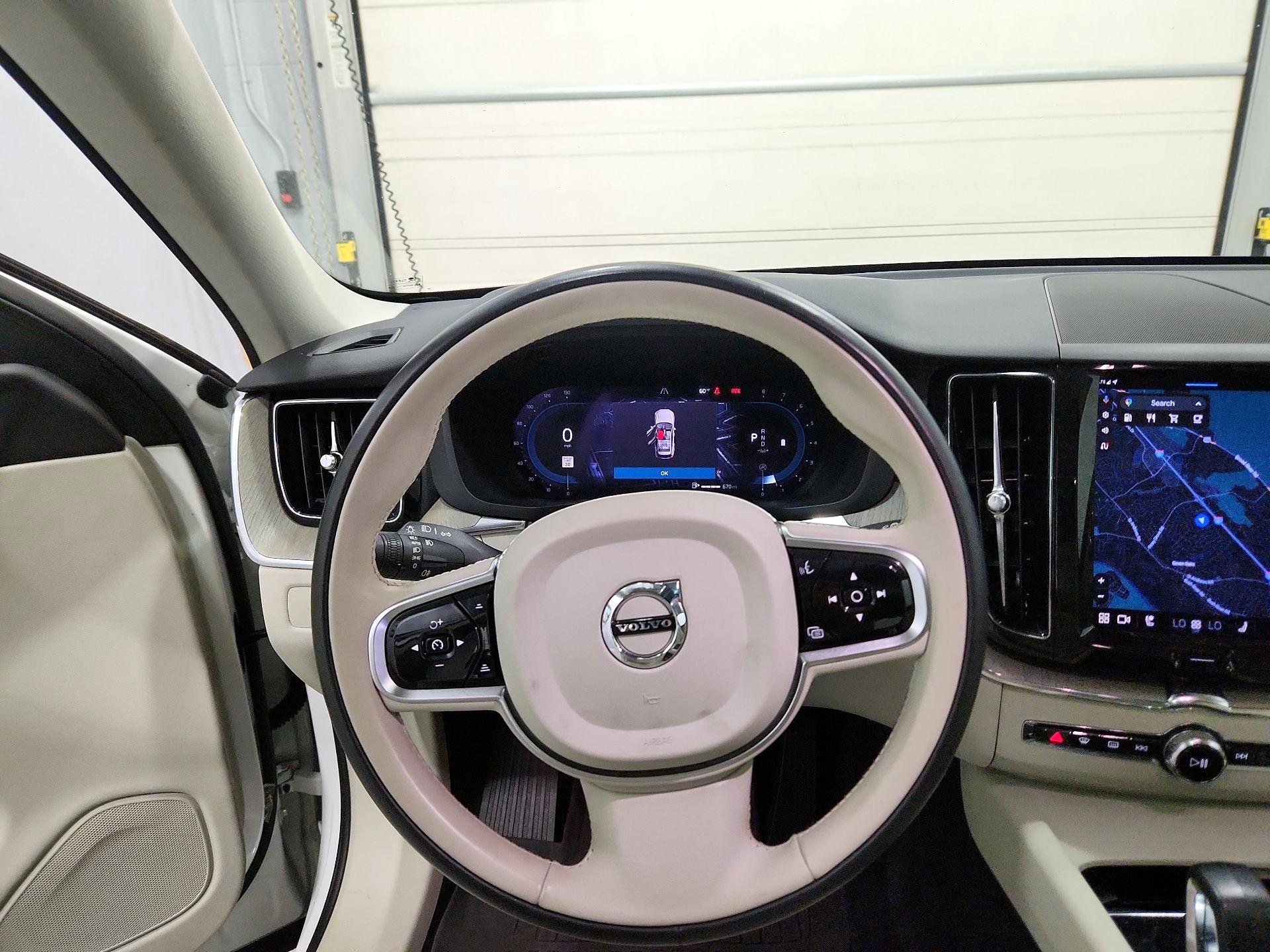 Thumbnail: 2023 Volvo XC60 - 10