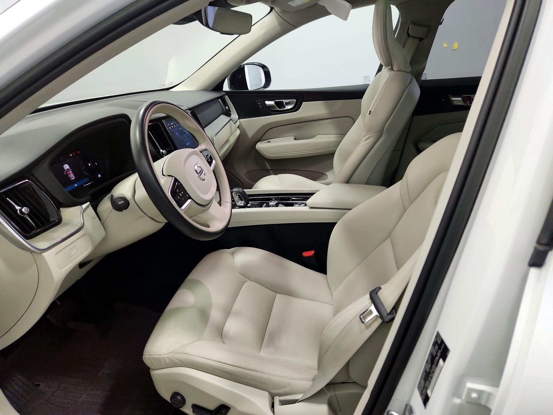 Thumbnail: 2023 Volvo XC60 - 11
