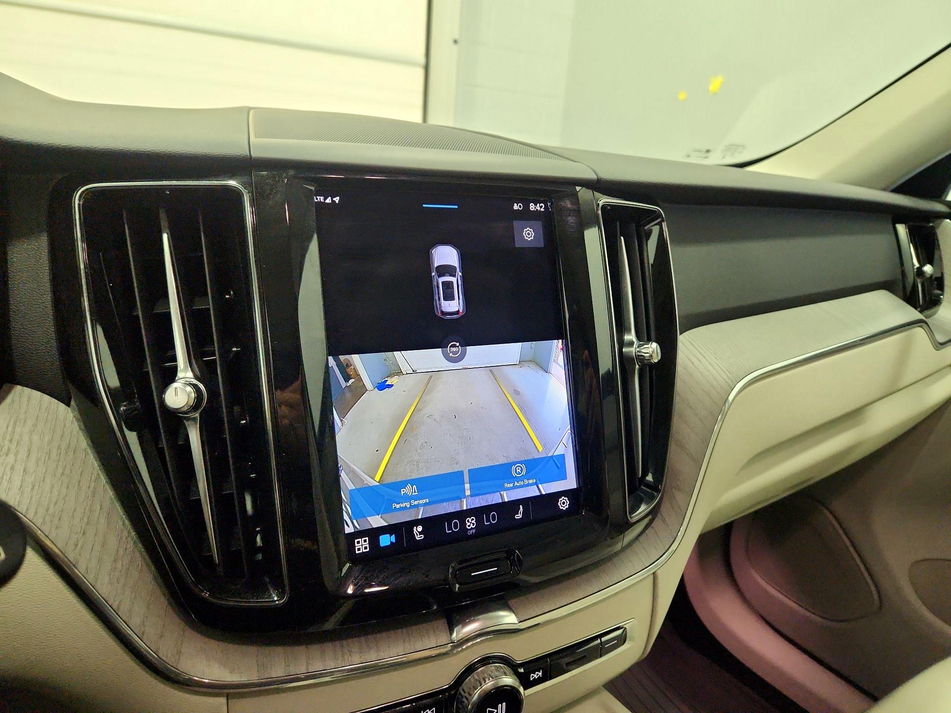 Thumbnail: 2023 Volvo XC60 - 15