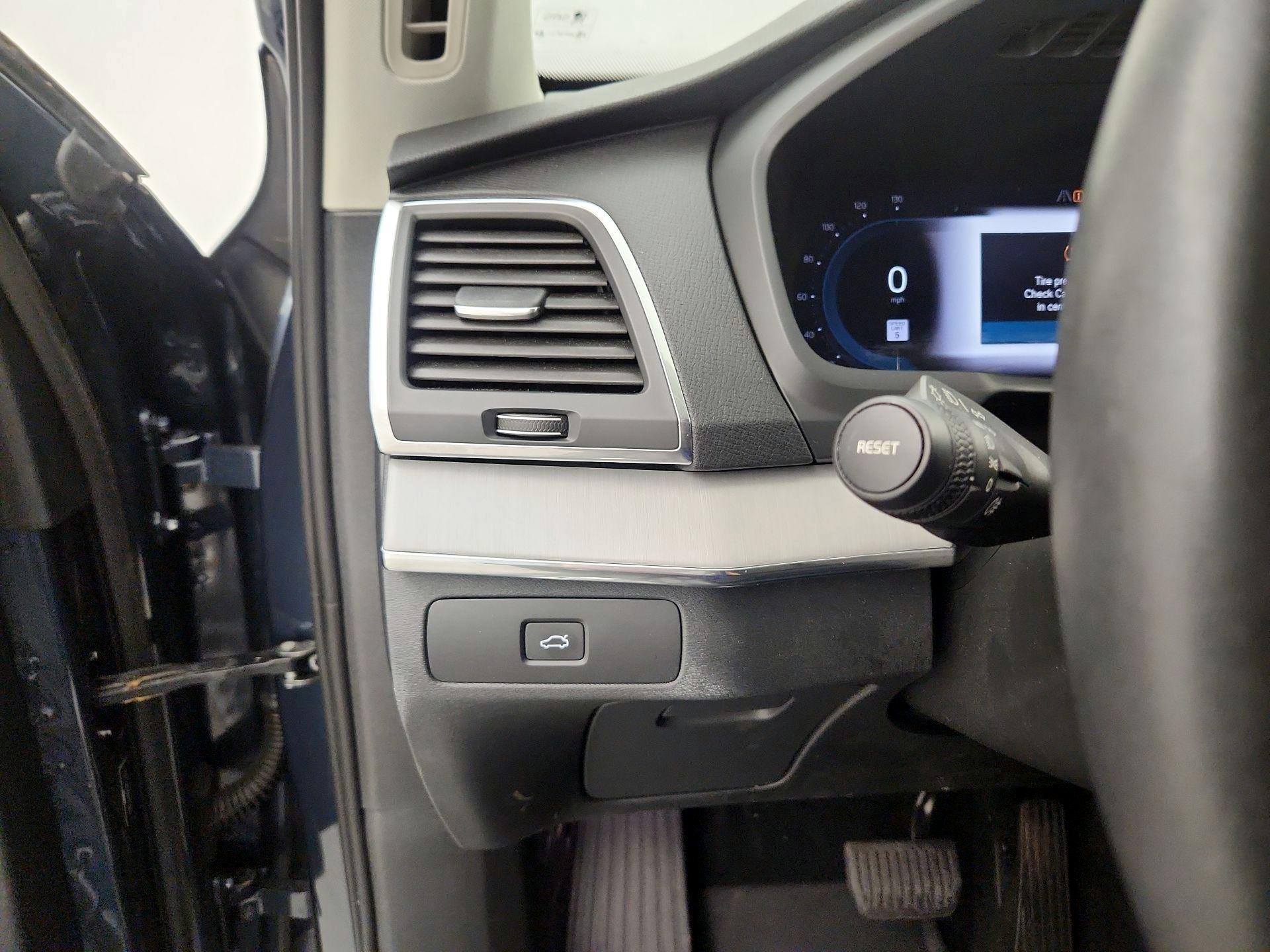 Thumbnail: 2024 Volvo XC90 - 13