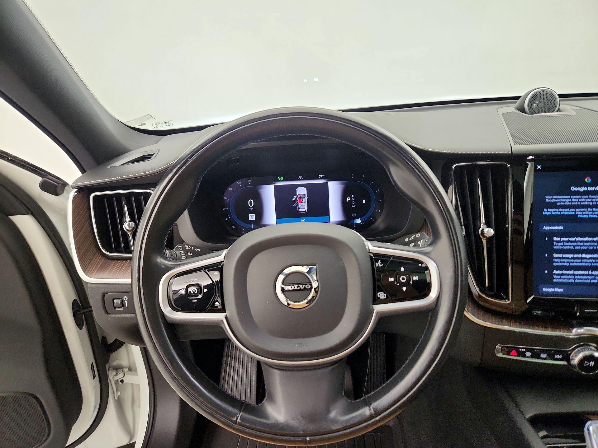 Thumbnail: 2022 Volvo XC60 - 10