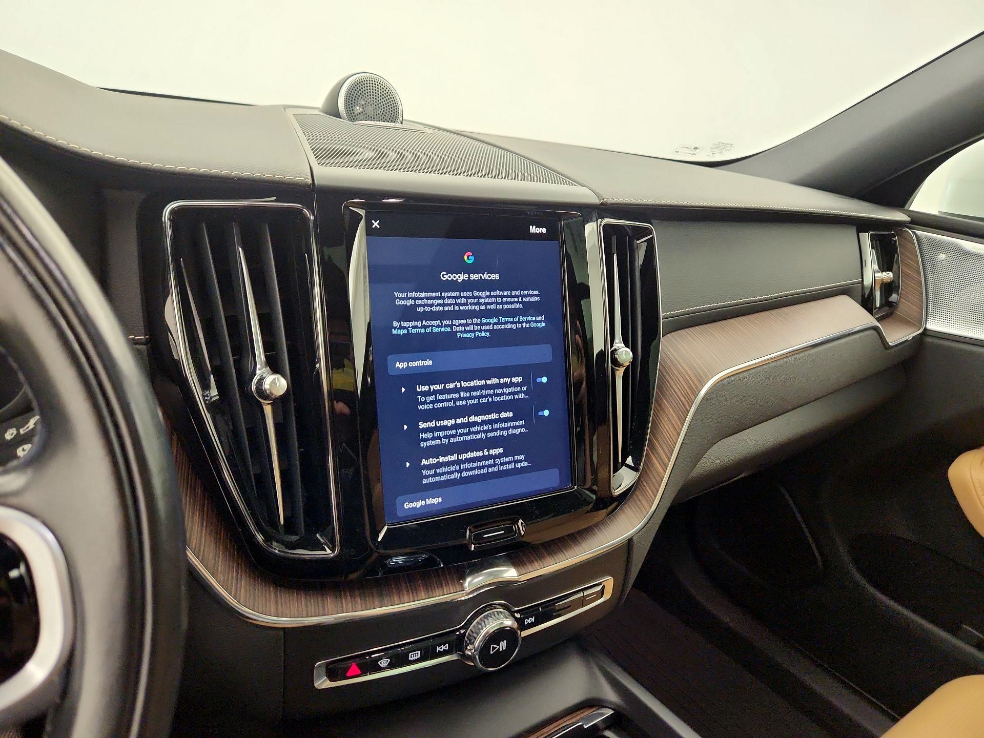 Thumbnail: 2022 Volvo XC60 - 14