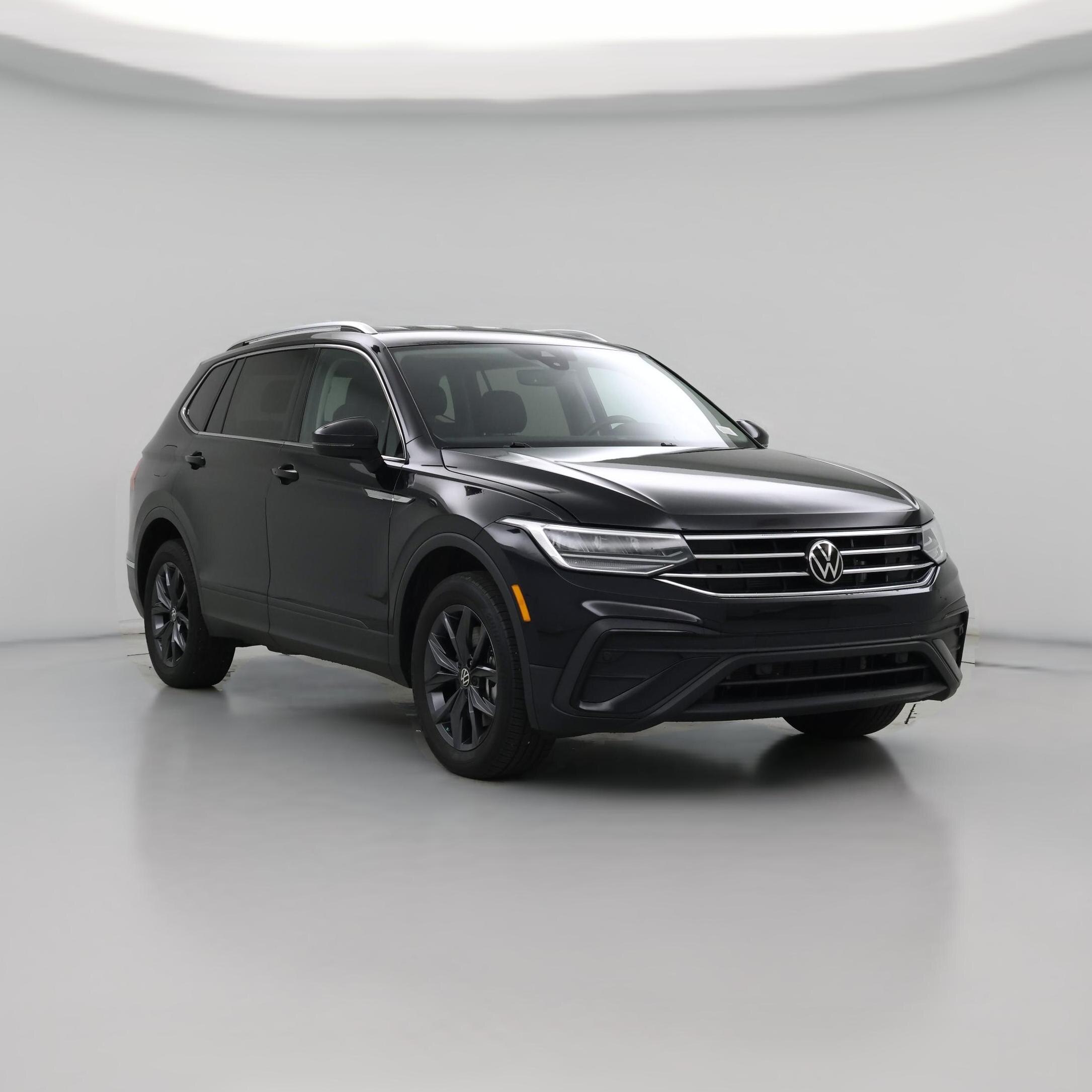 Thumbnail: 2023 Volkswagen Tiguan - 1